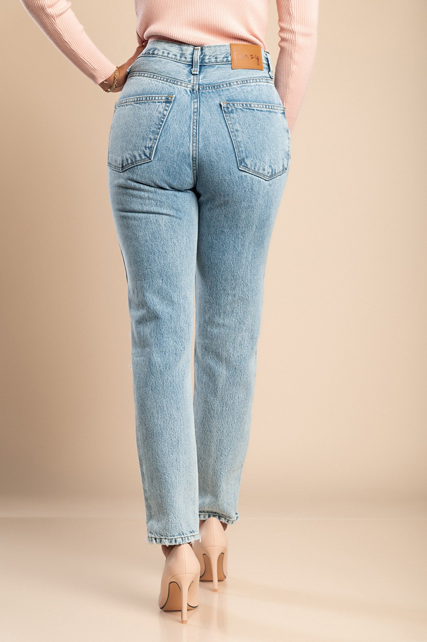 Jeans a gamba dritta, colore azzurro