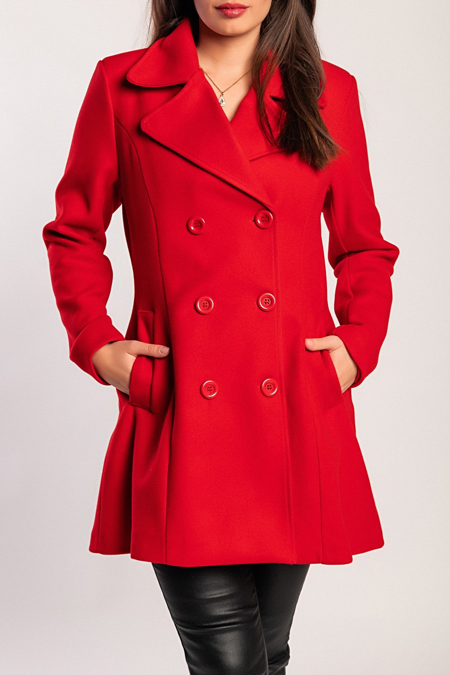 Cappotto elegante con bottoni, cammelli