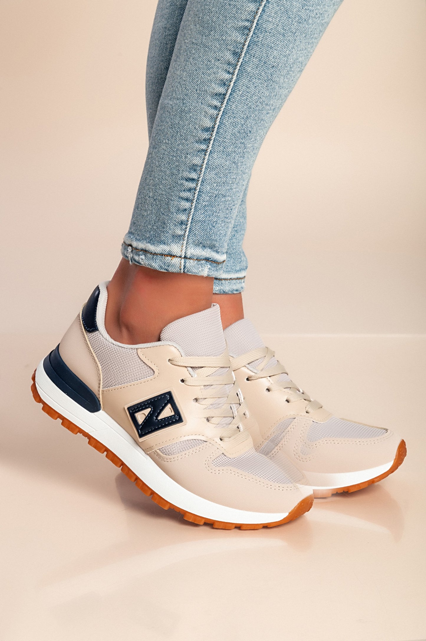Sneakers alla moda, colore nero