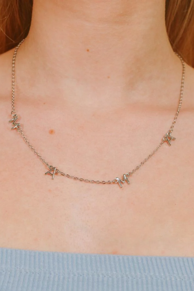 Collana con lettere, ART2229, colore argento.