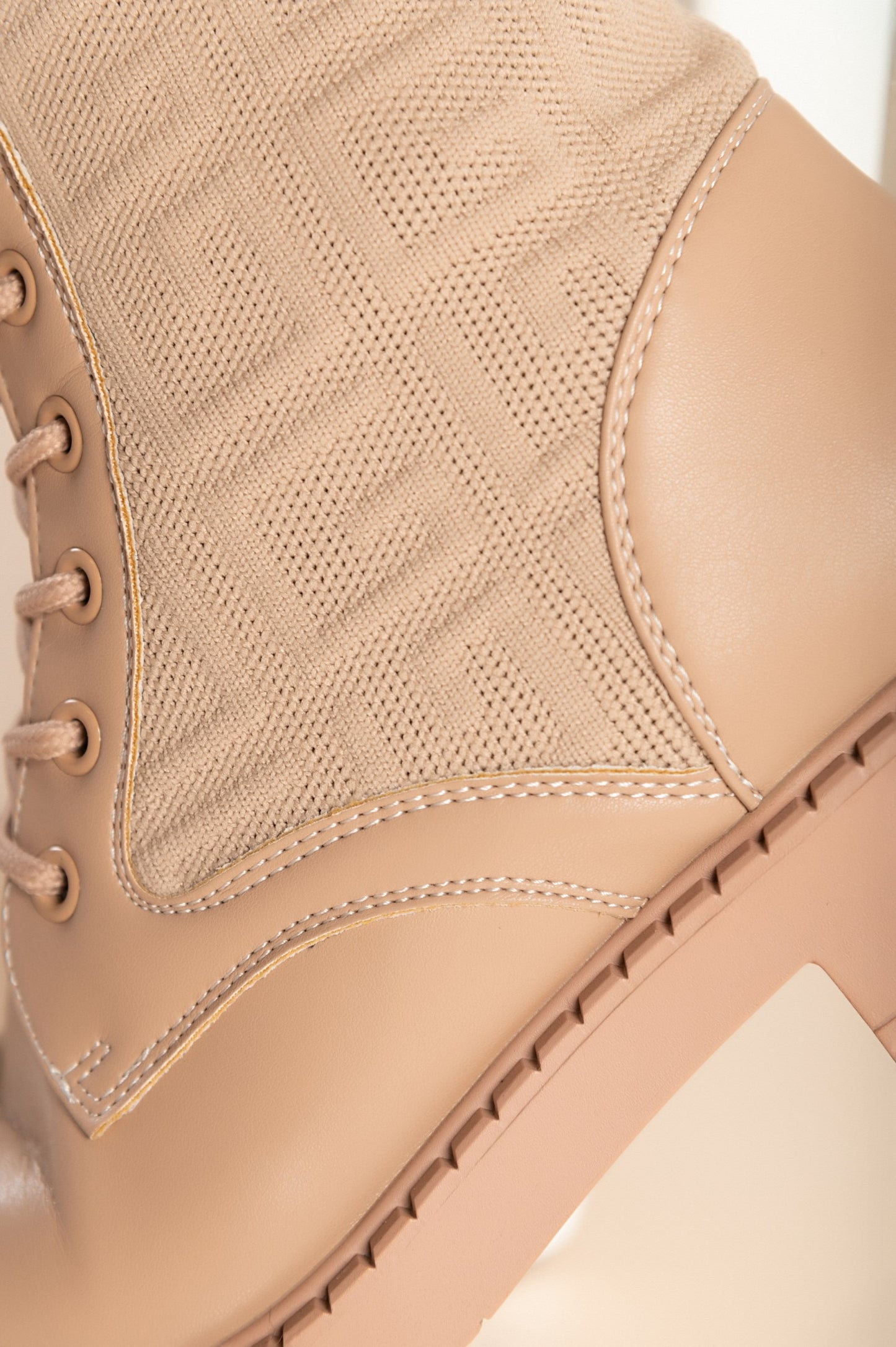 Stivaletti stringati, beige