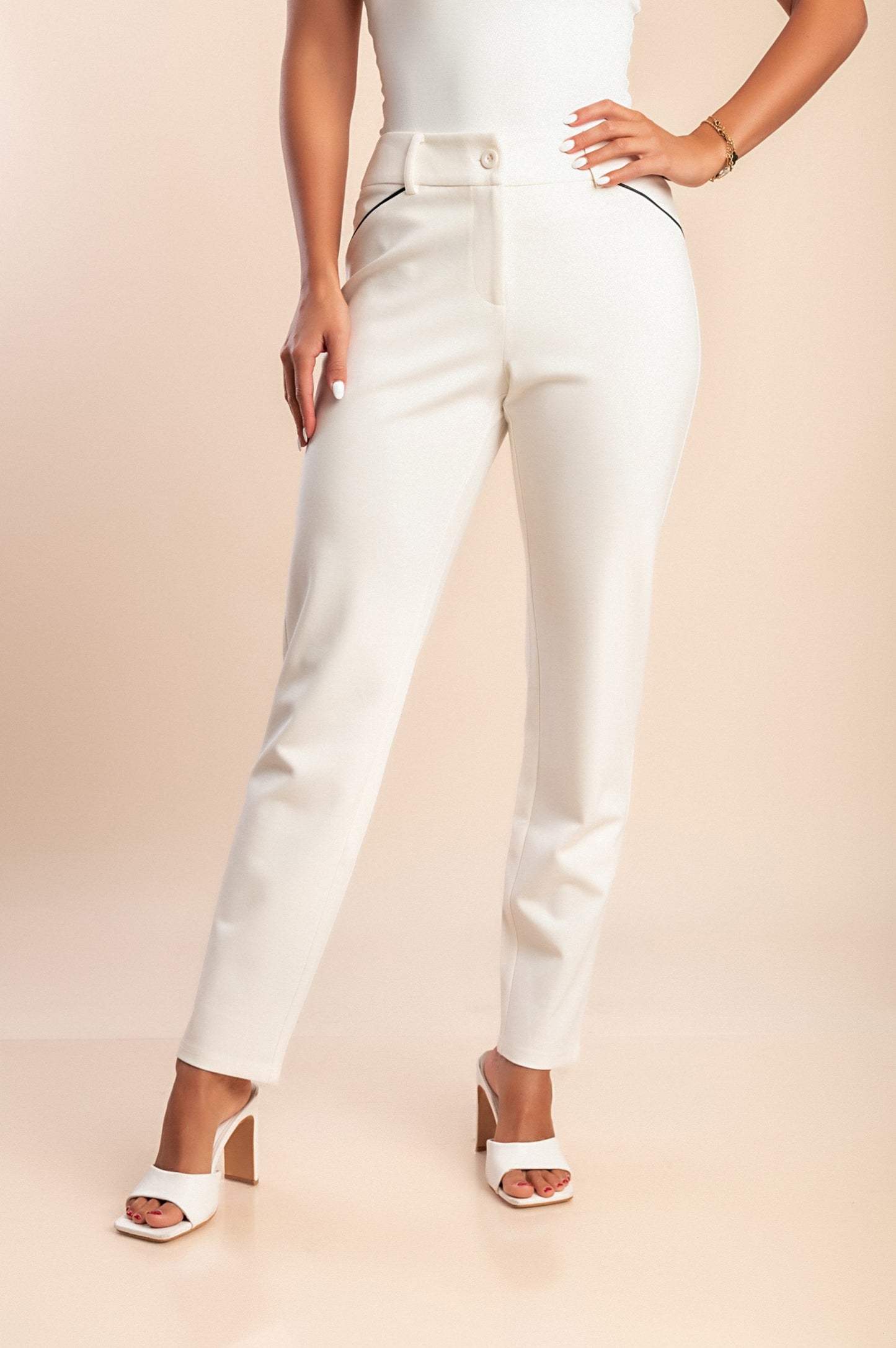 Pantaloni eleganti, bianchi