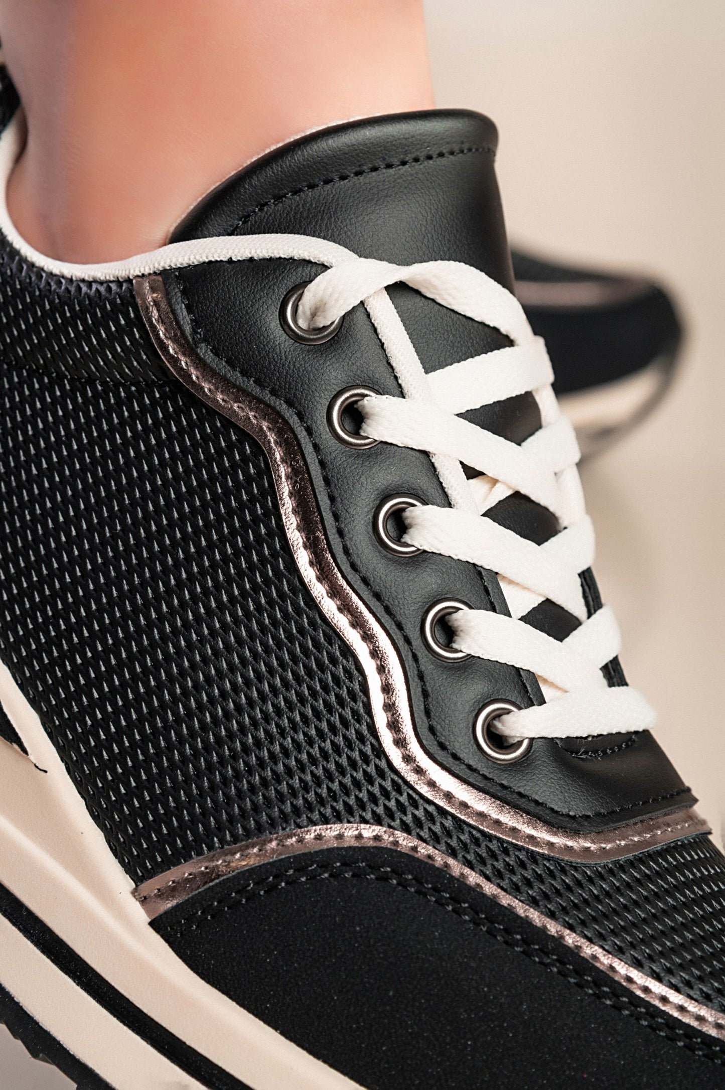 Sneakers alla moda, colore nero