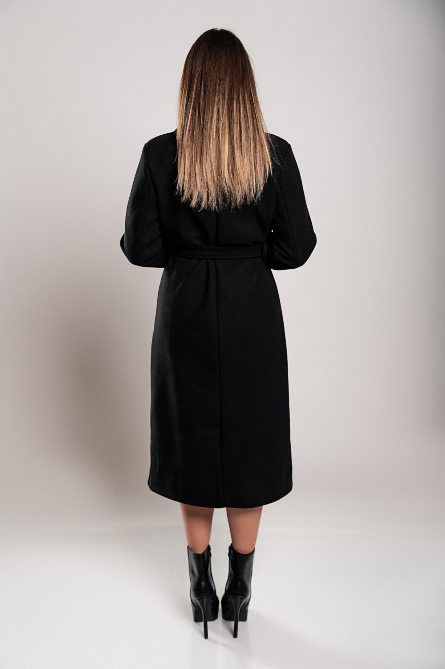 Elegante cappotto lungo con bottoni, color cammello