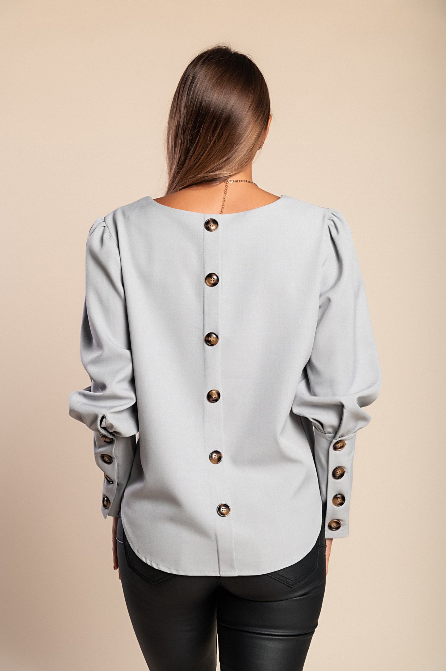 Elegante camicetta con bottoni, beige