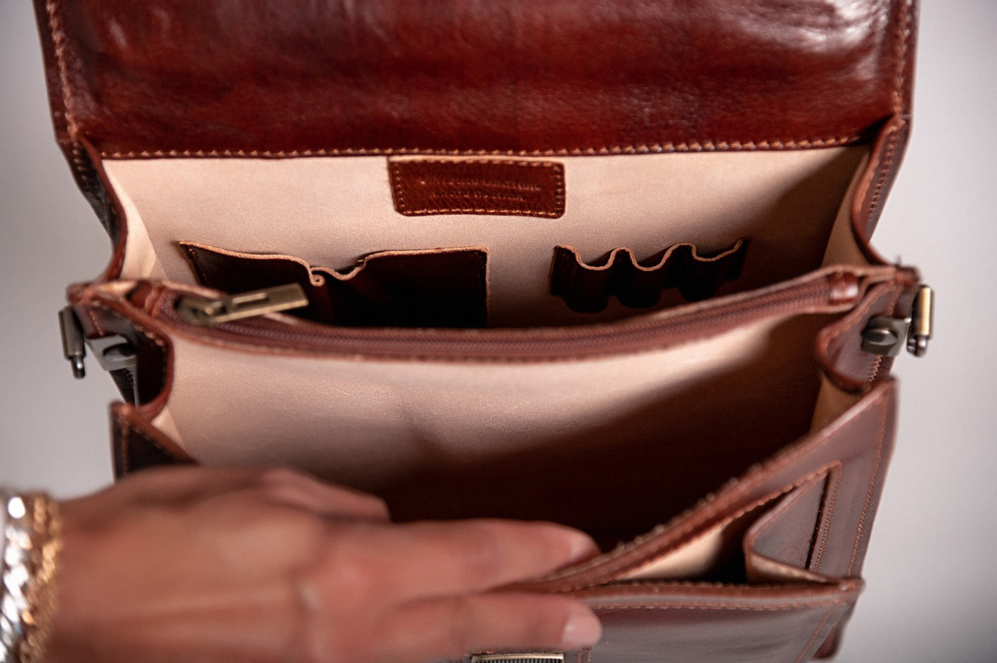 Borsa in pelle naturale Afrodita, marrone