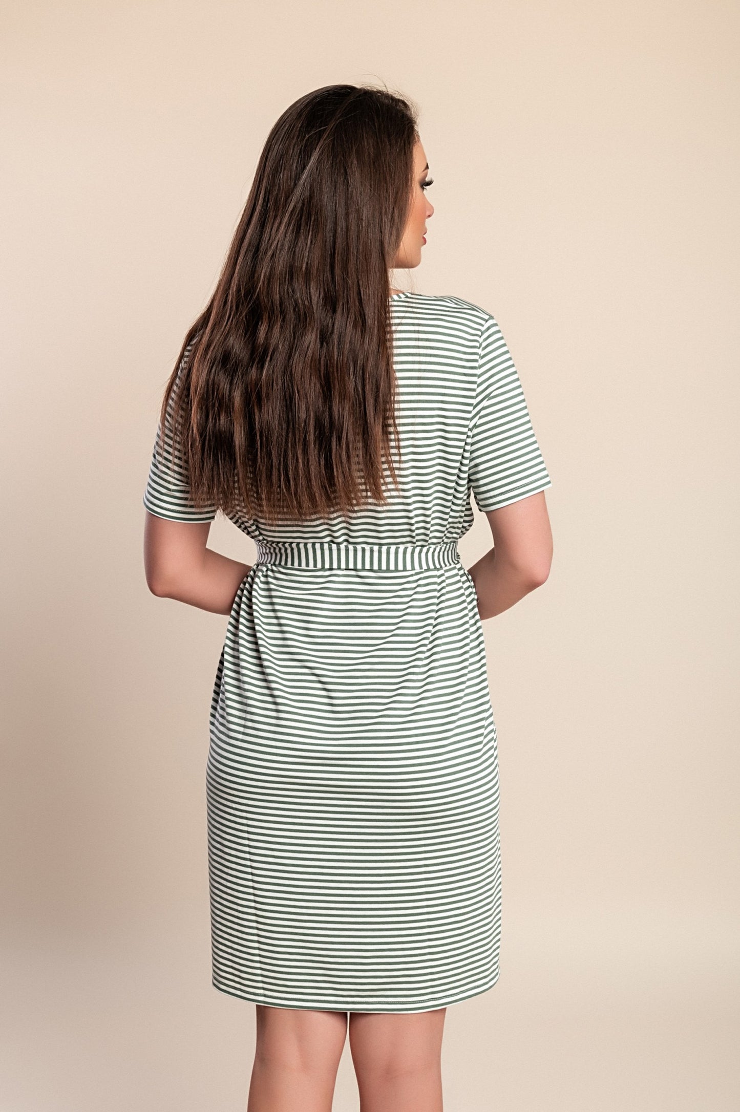 Mini abito con stampa a righe, verde oliva