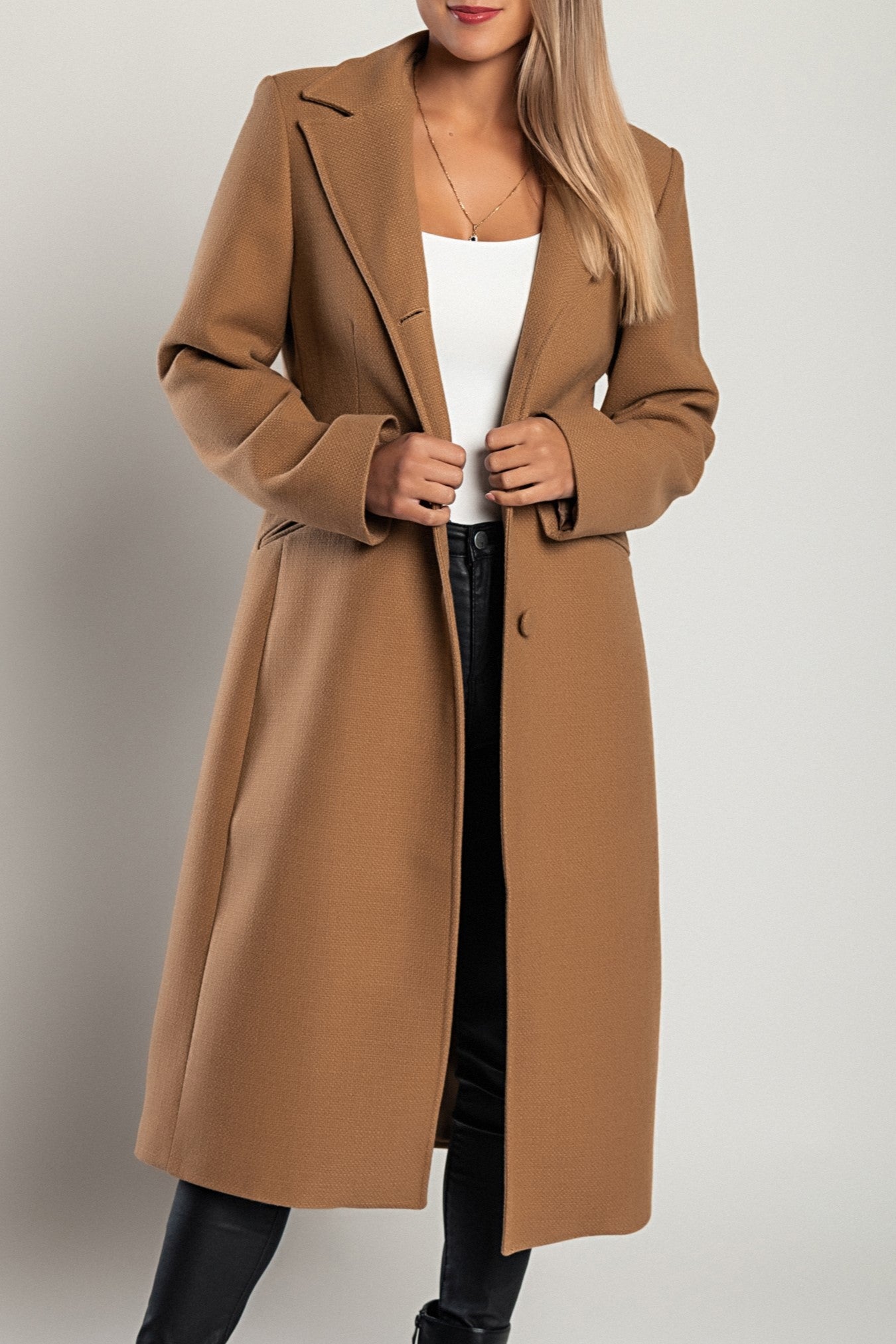 Cappotto lungo elegante, color cammello