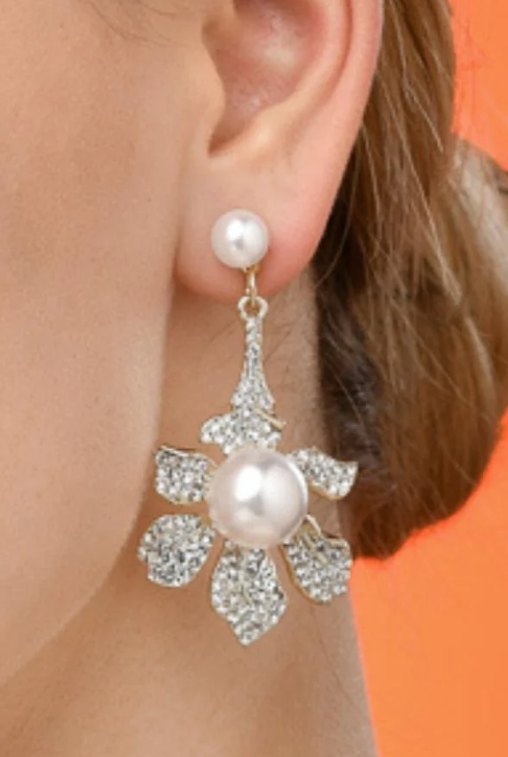 Orecchini eleganti con strass, bianchi