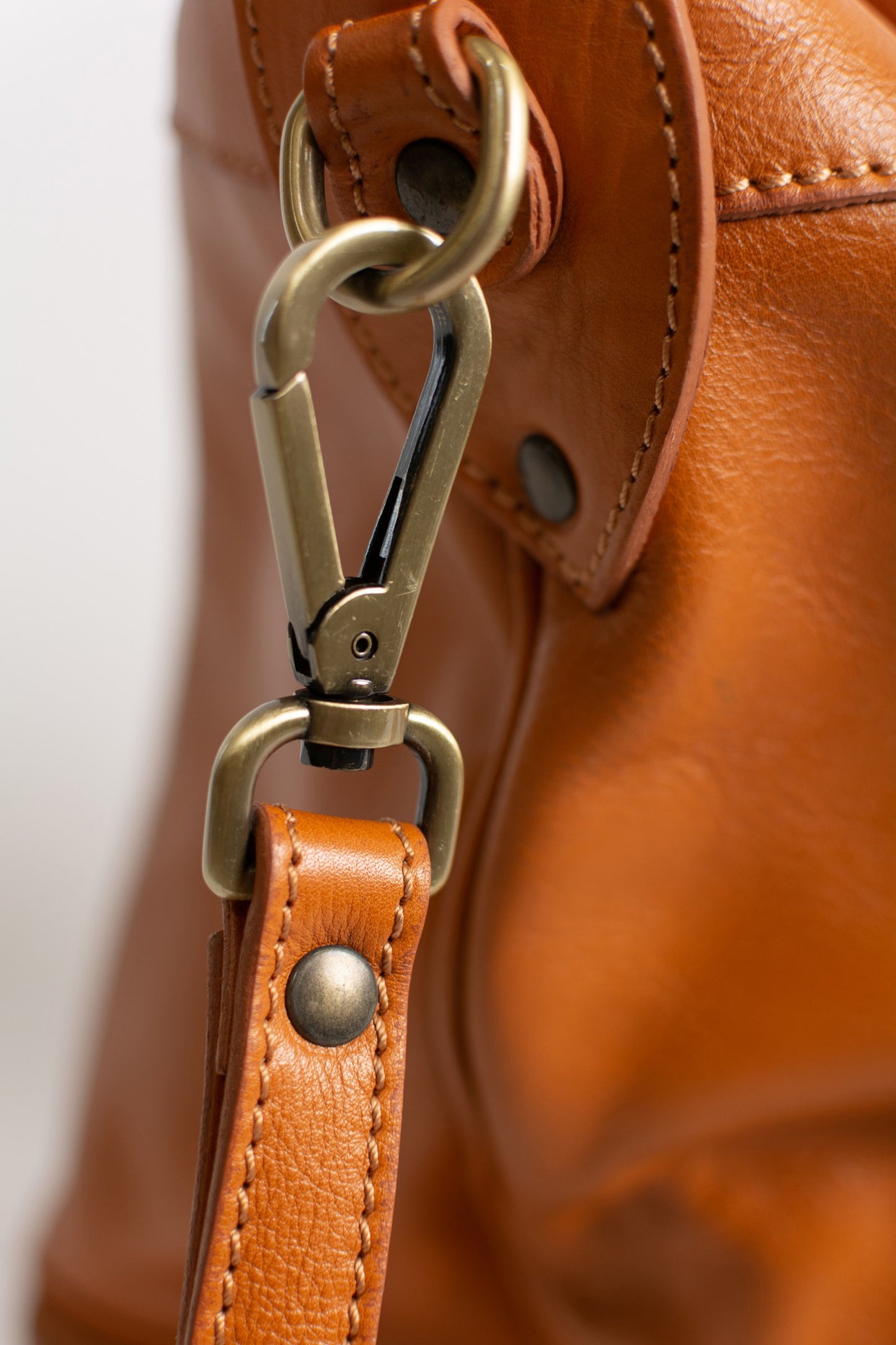 Borsa in vera pelle Kehlani, marrone chiaro