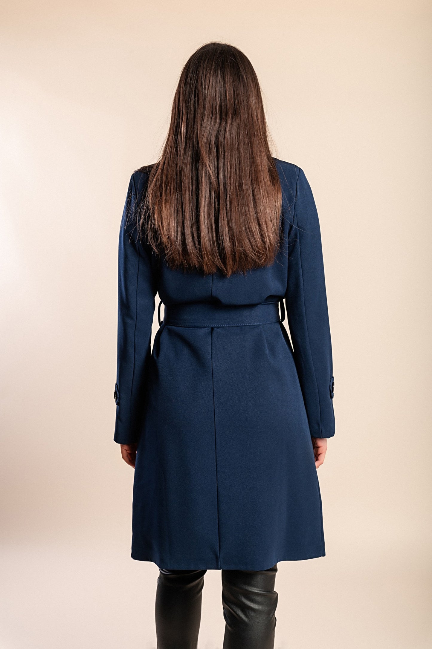 Trench elegante con bottoni, cammello