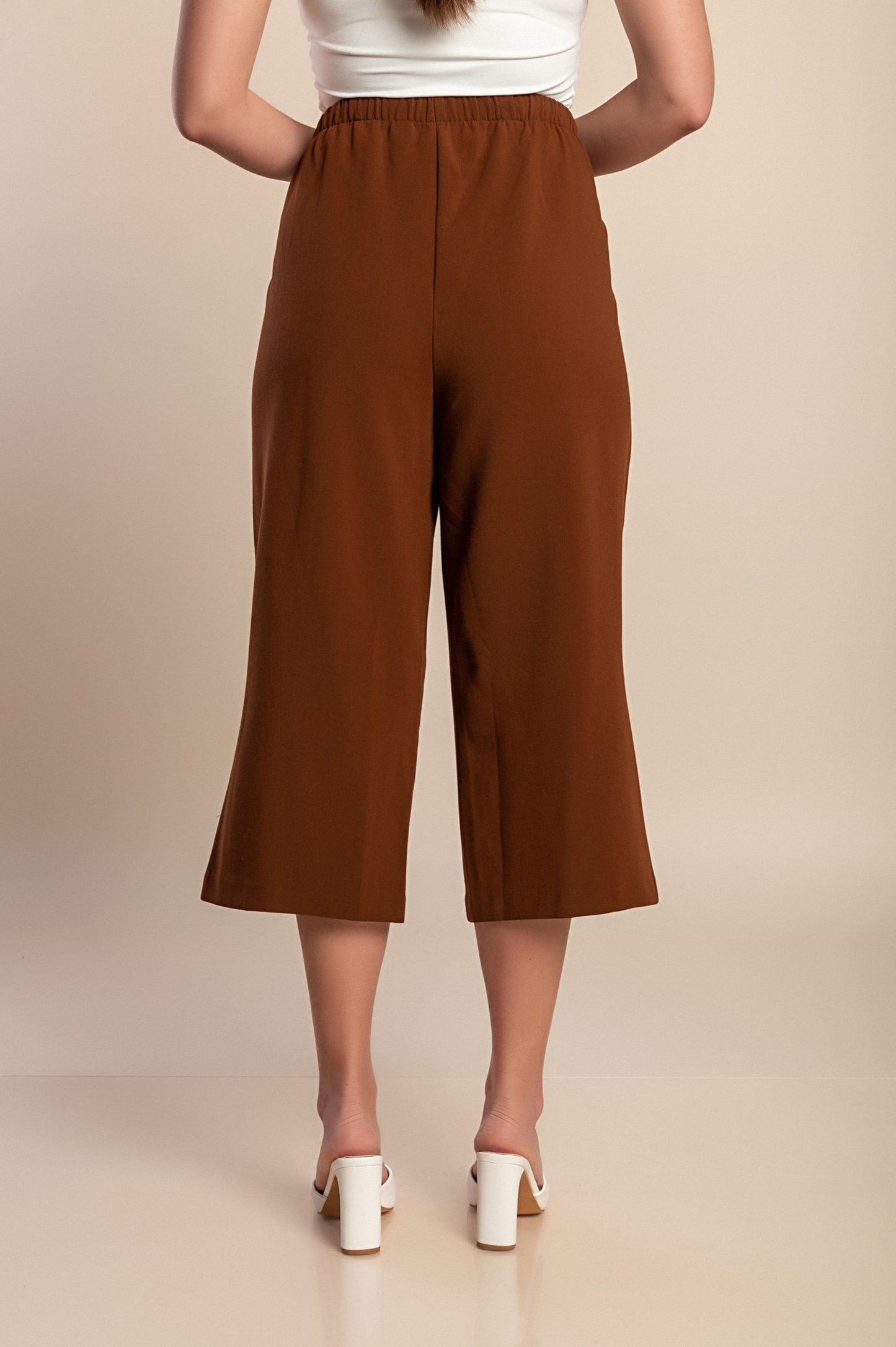 Pantaloni capri taglie forti, marroni