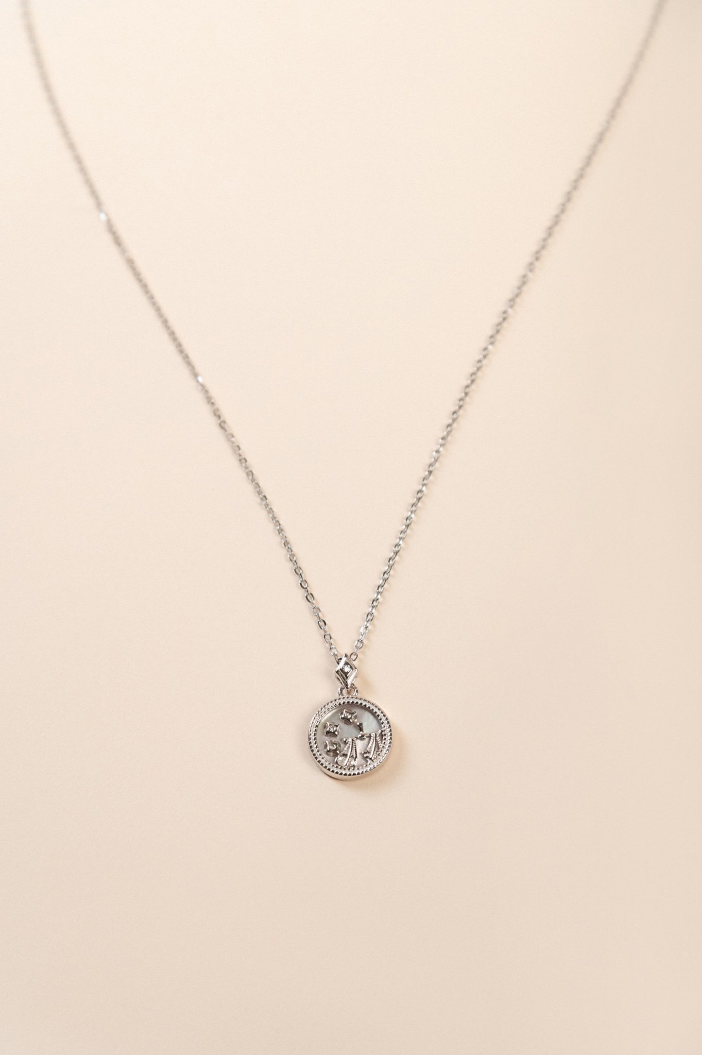 Collana con pendente BILANCIA, argento