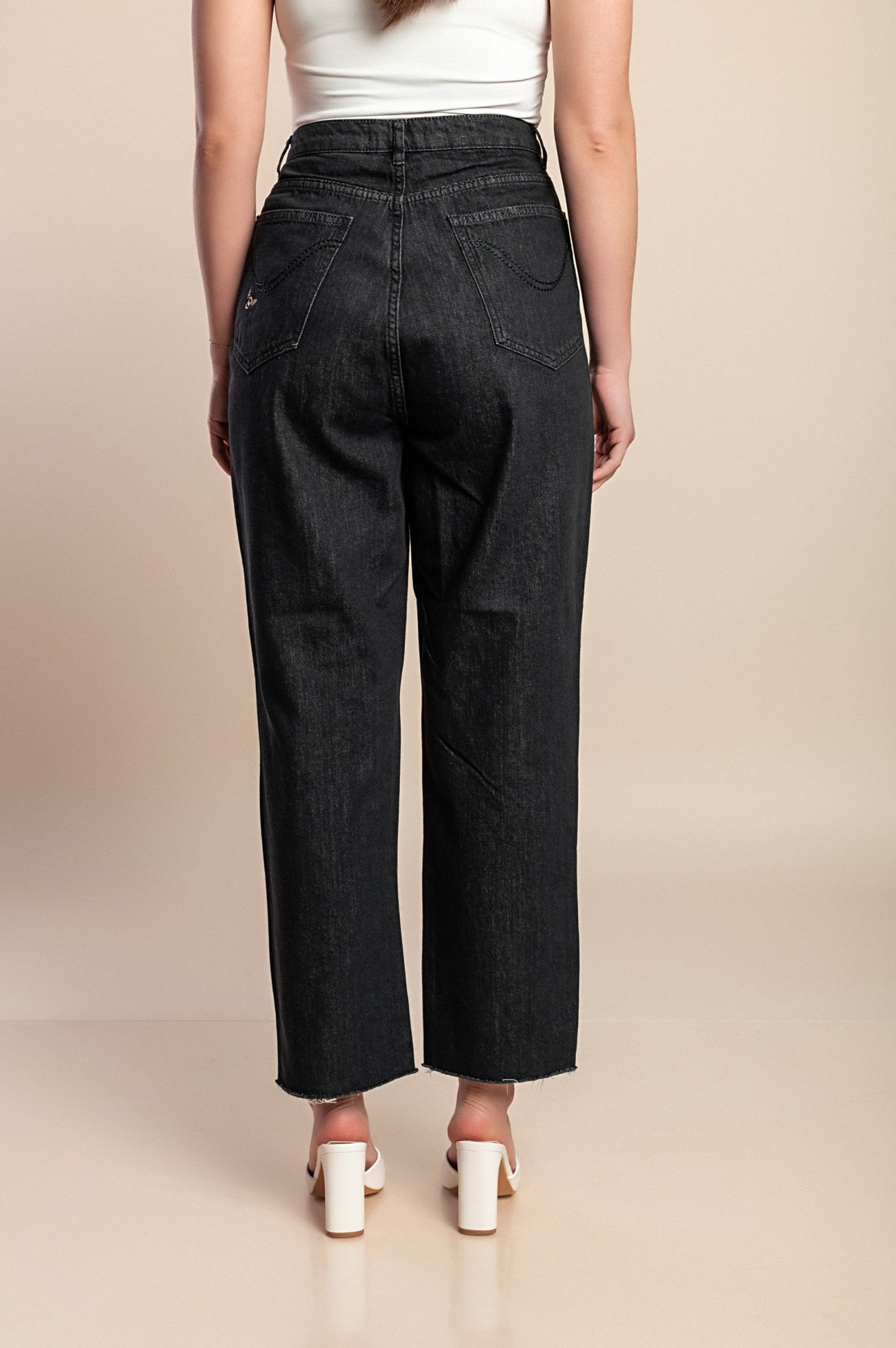 Jeans 7/8 con spacchi, neri