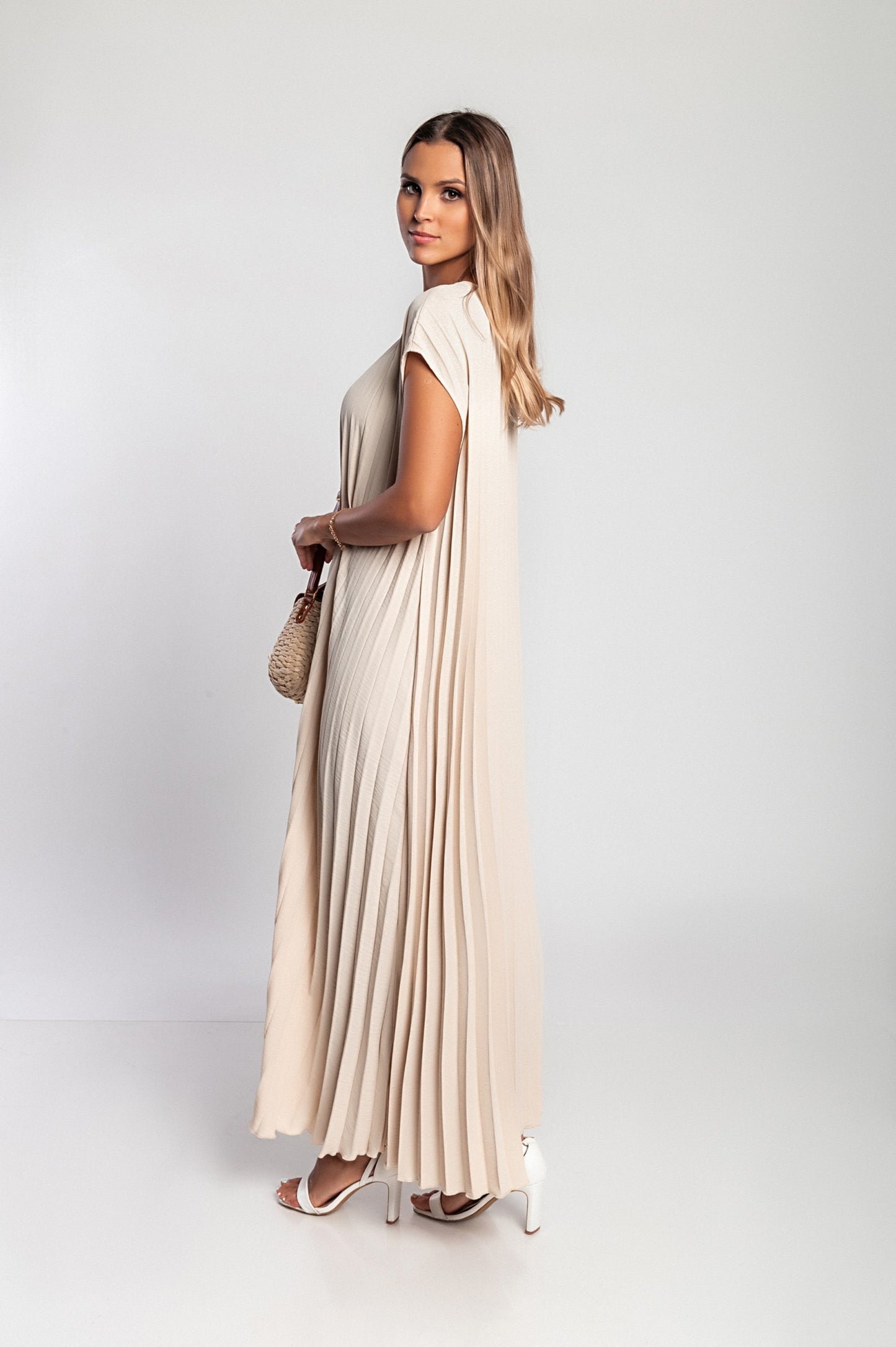 Abito lungo plissettato, beige