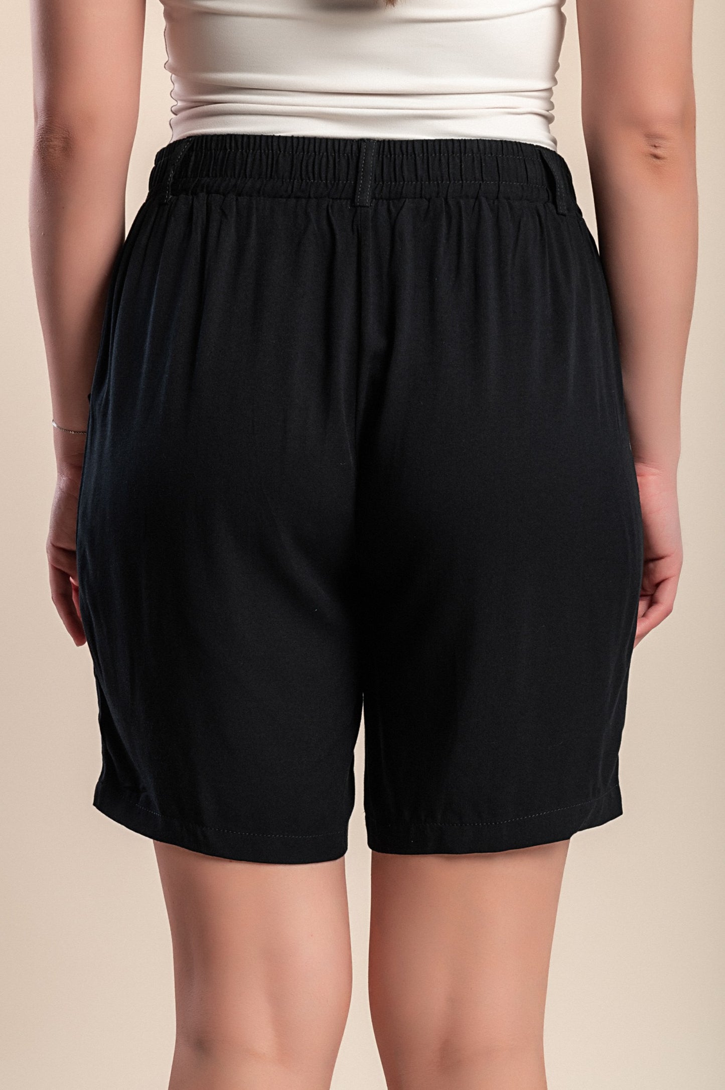 Pantaloncini con elastico in vita, neri