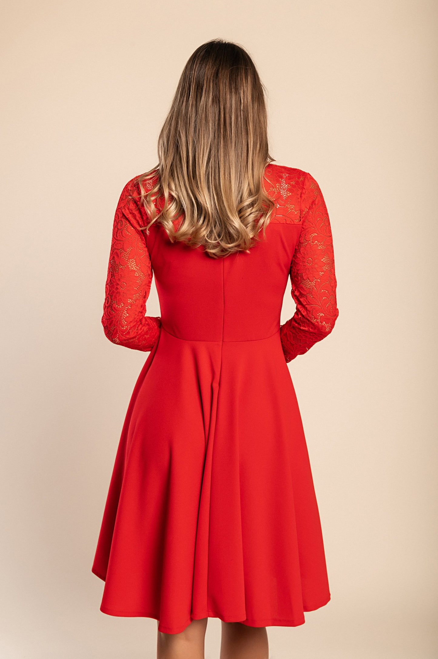 Abito midi aderente con pizzo, nero