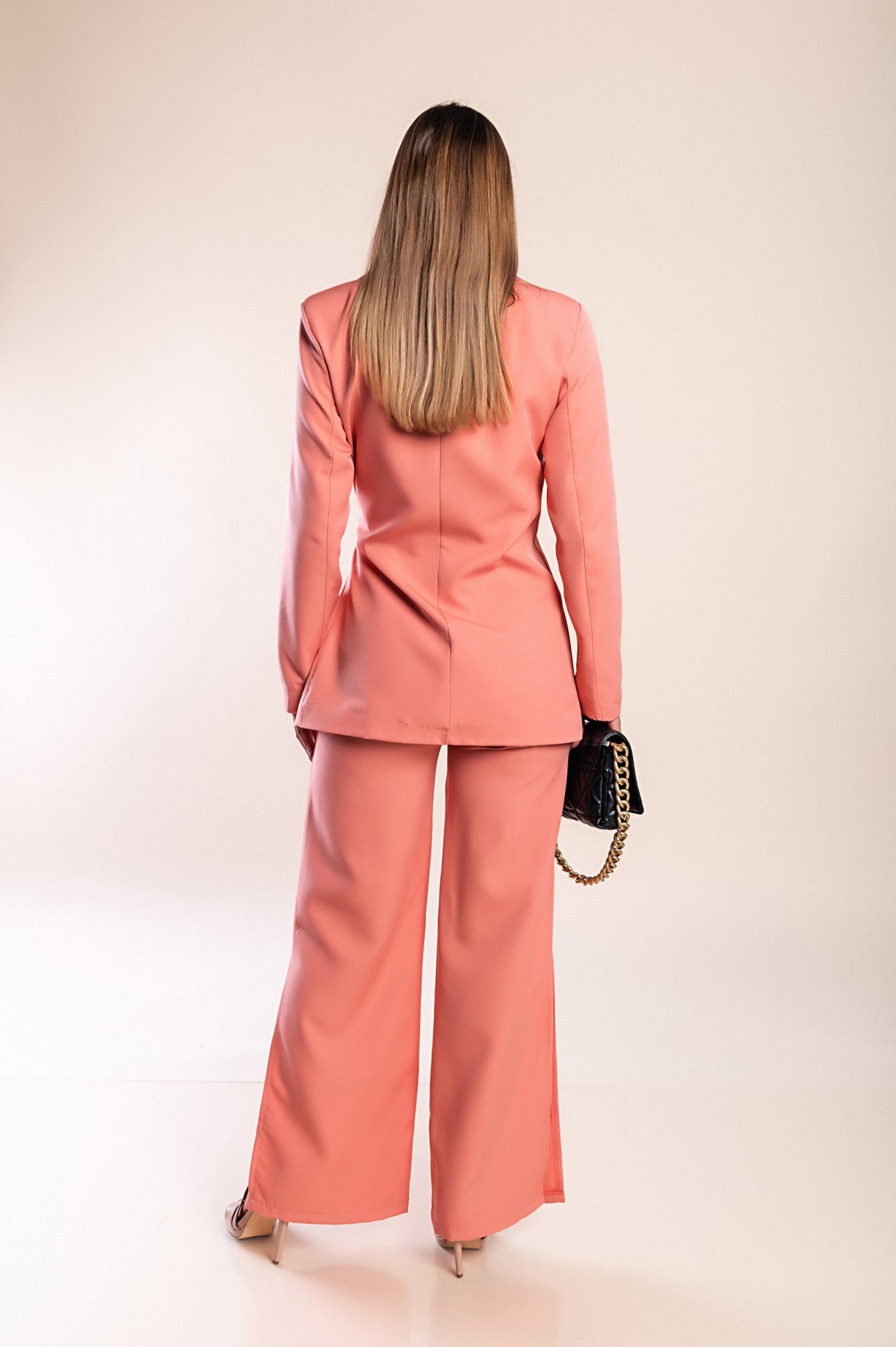 Completo giacca e pantaloni eleganti, beige