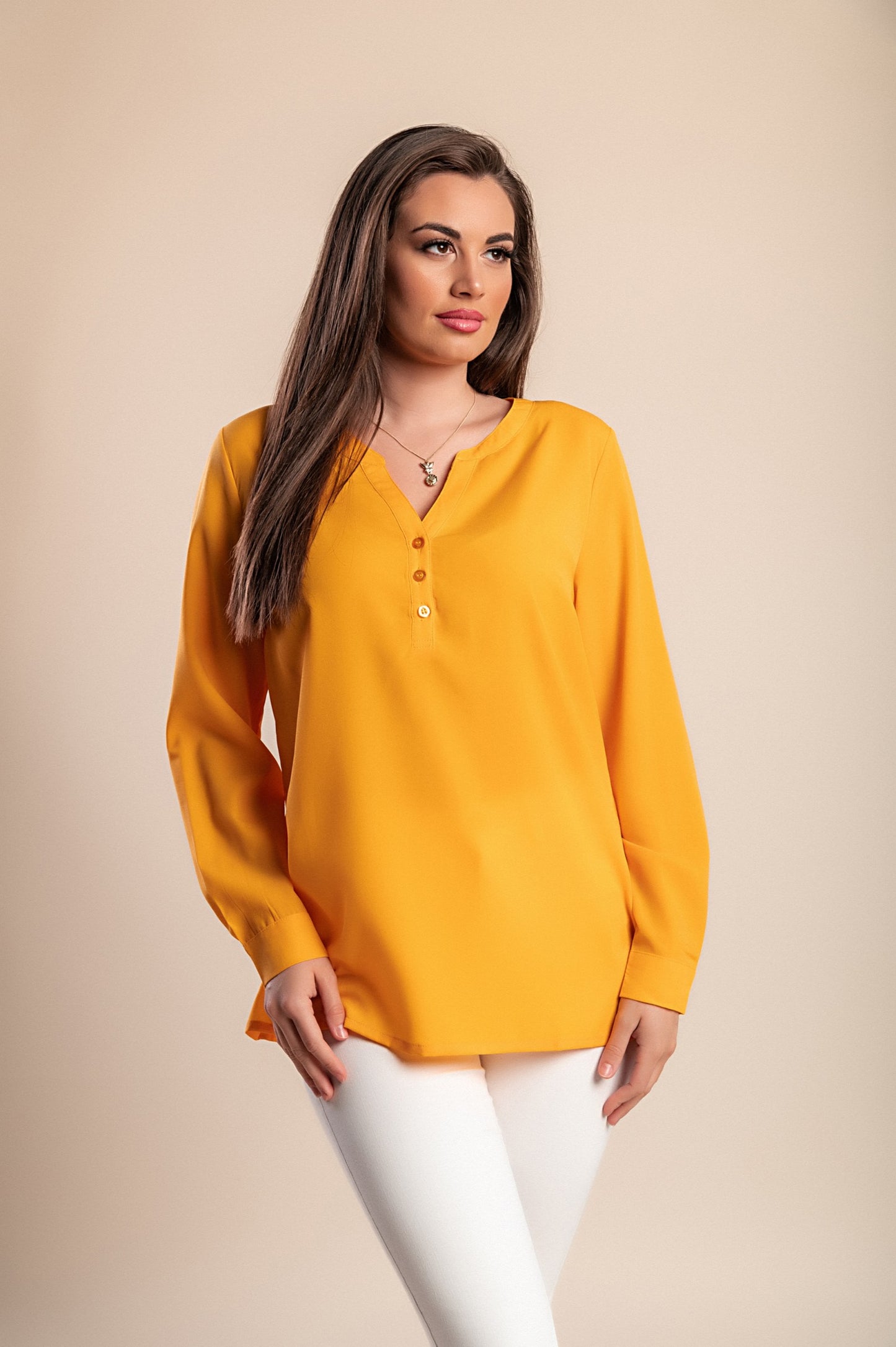 Camicetta con bottoni decorativi, gialla