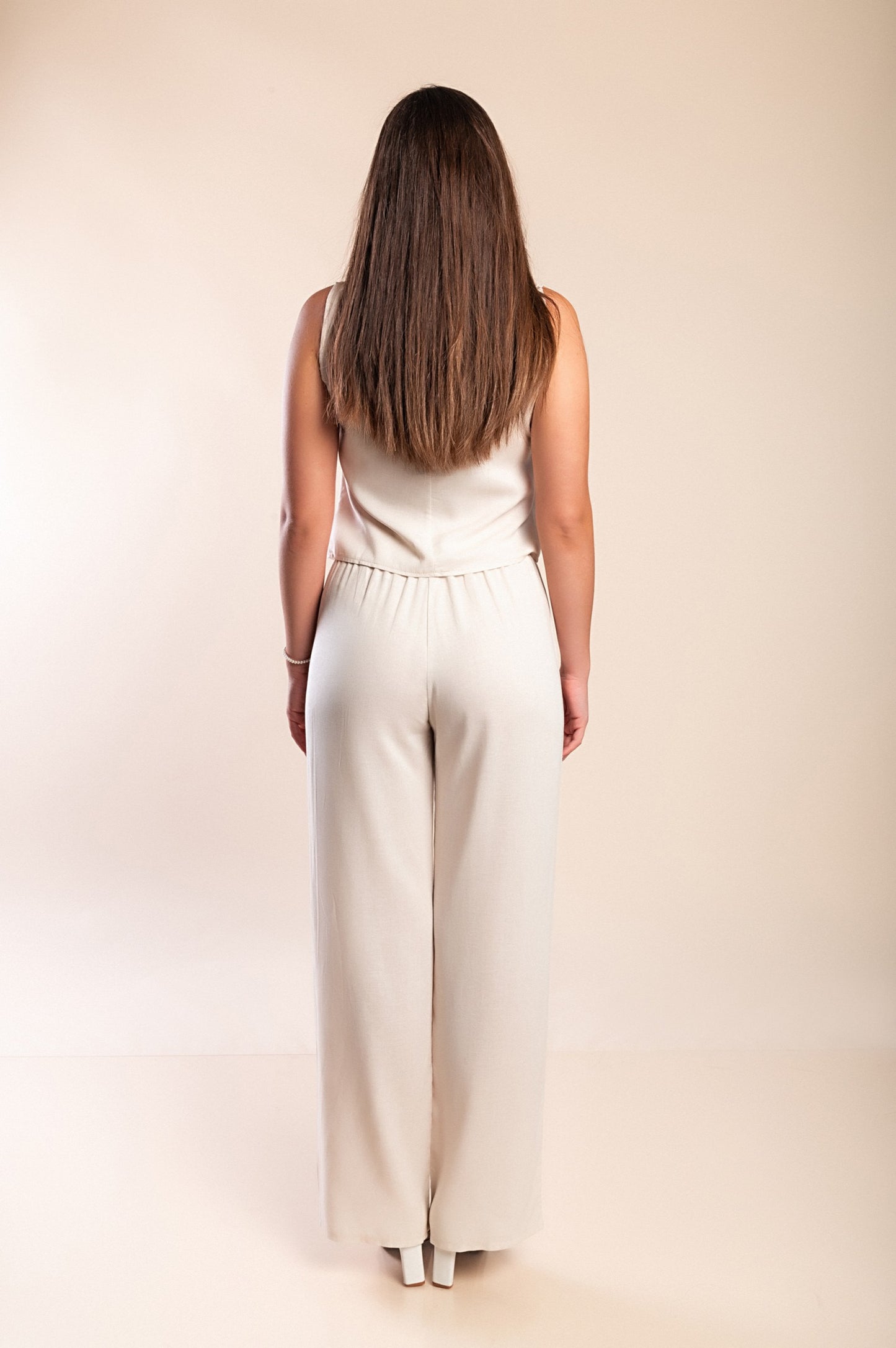 Completo canotta e pantaloni lunghi in lino, beige