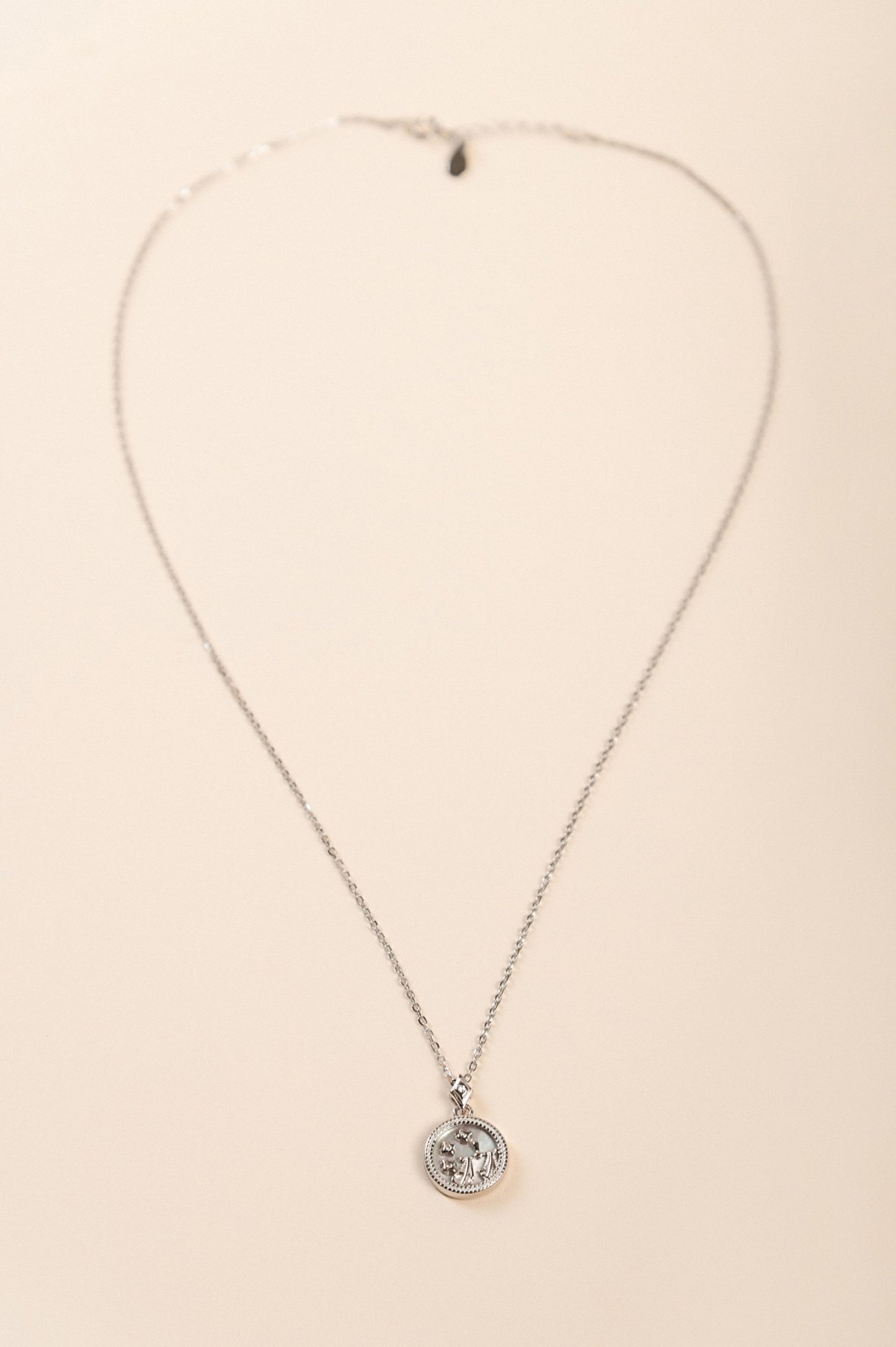 Collana con pendente BILANCIA, argento