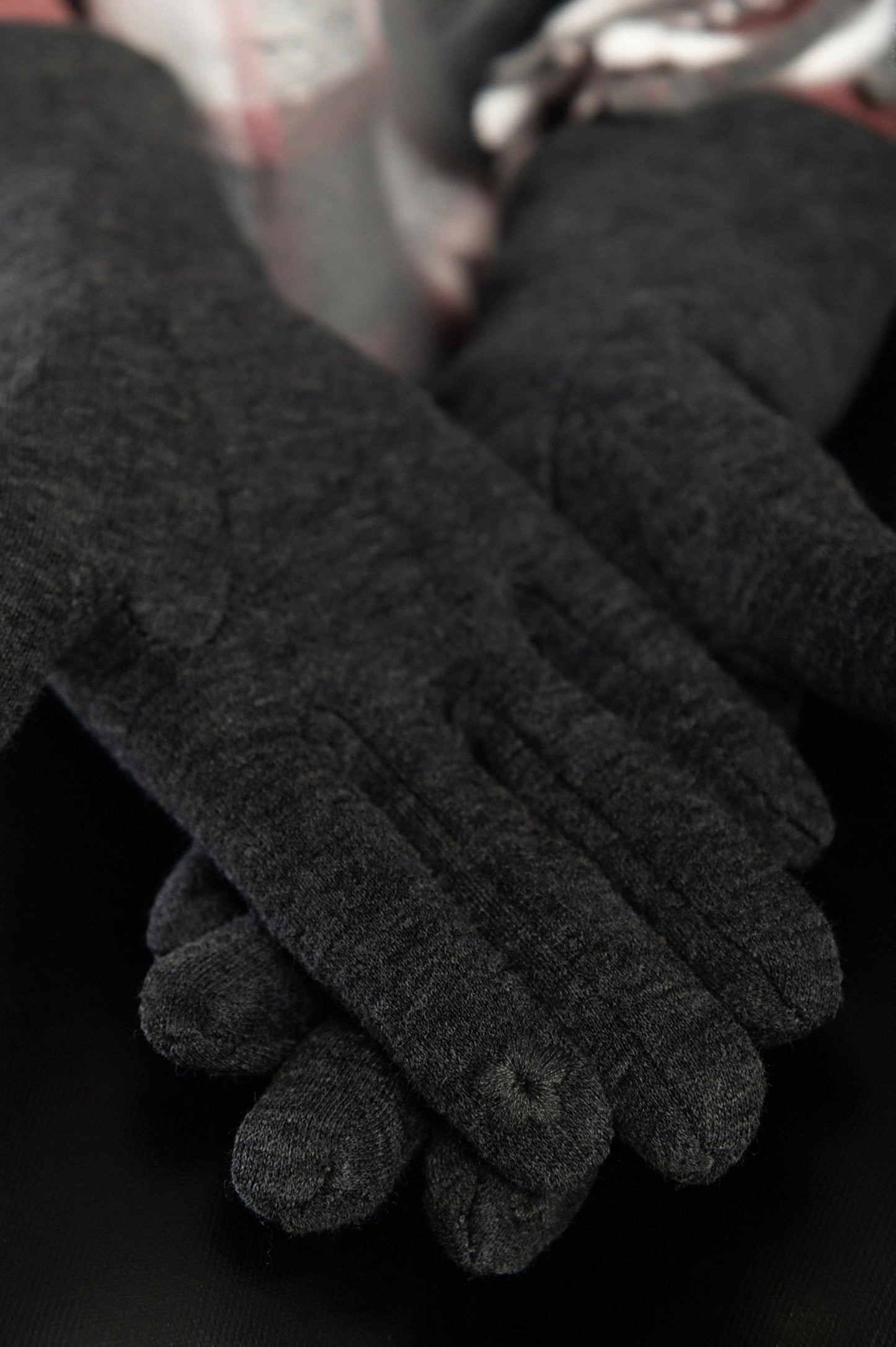 Guanti con bottoni decorativi, grigio chiaro