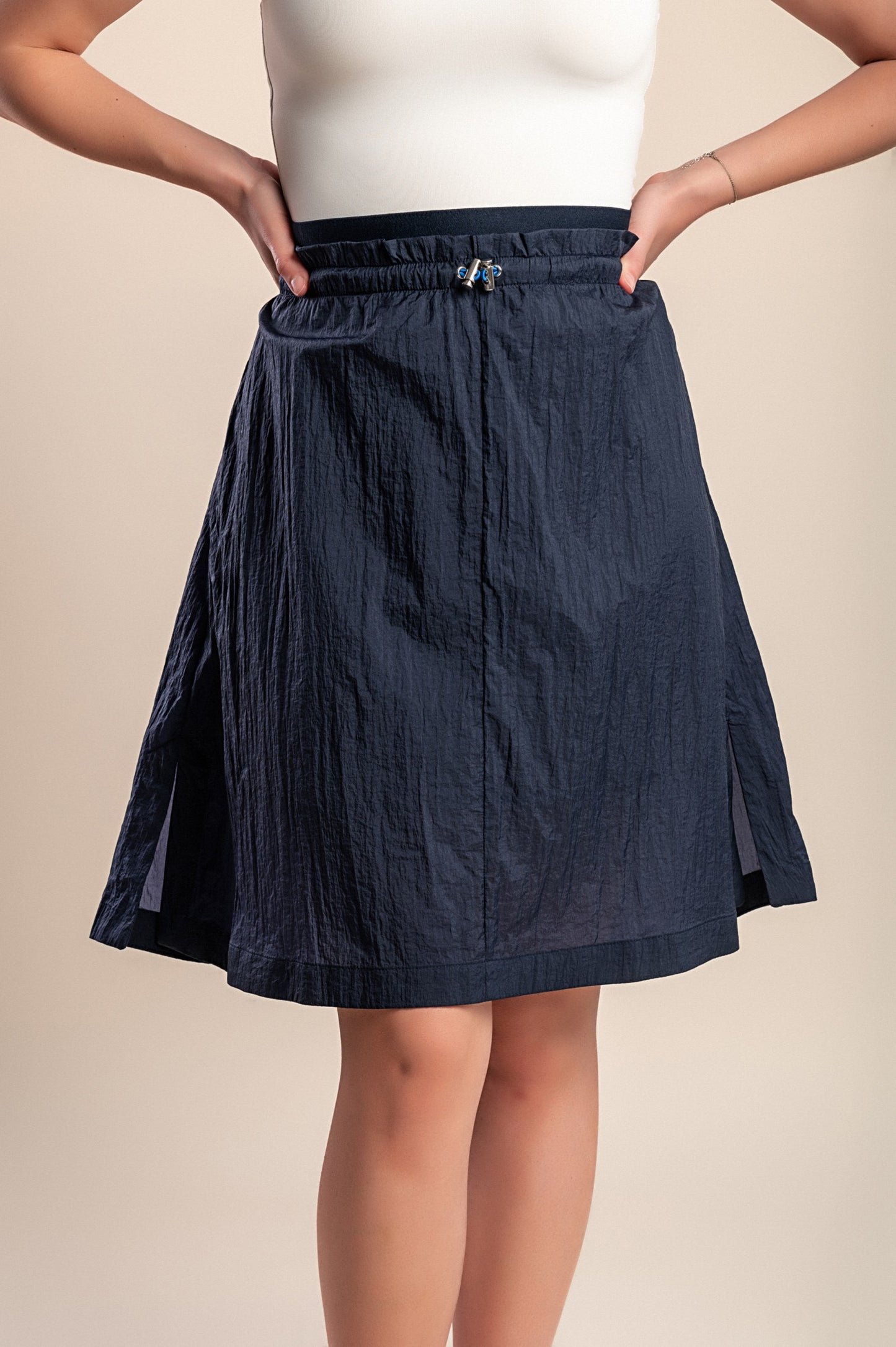 Minigonna taglie forti con effetto stropicciato, blu scuro