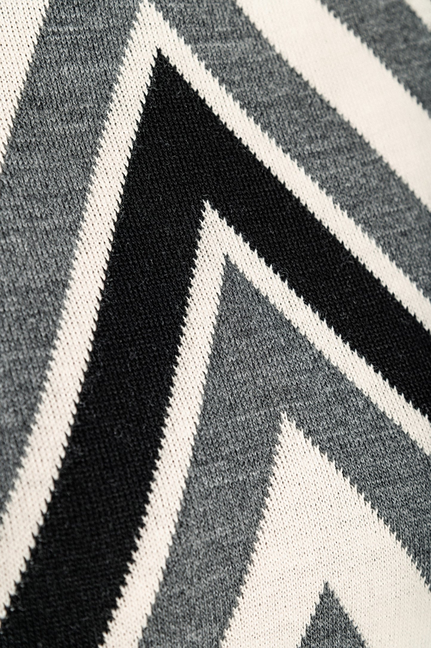 Mini abito in maglia in combinazione tricolore, grigio