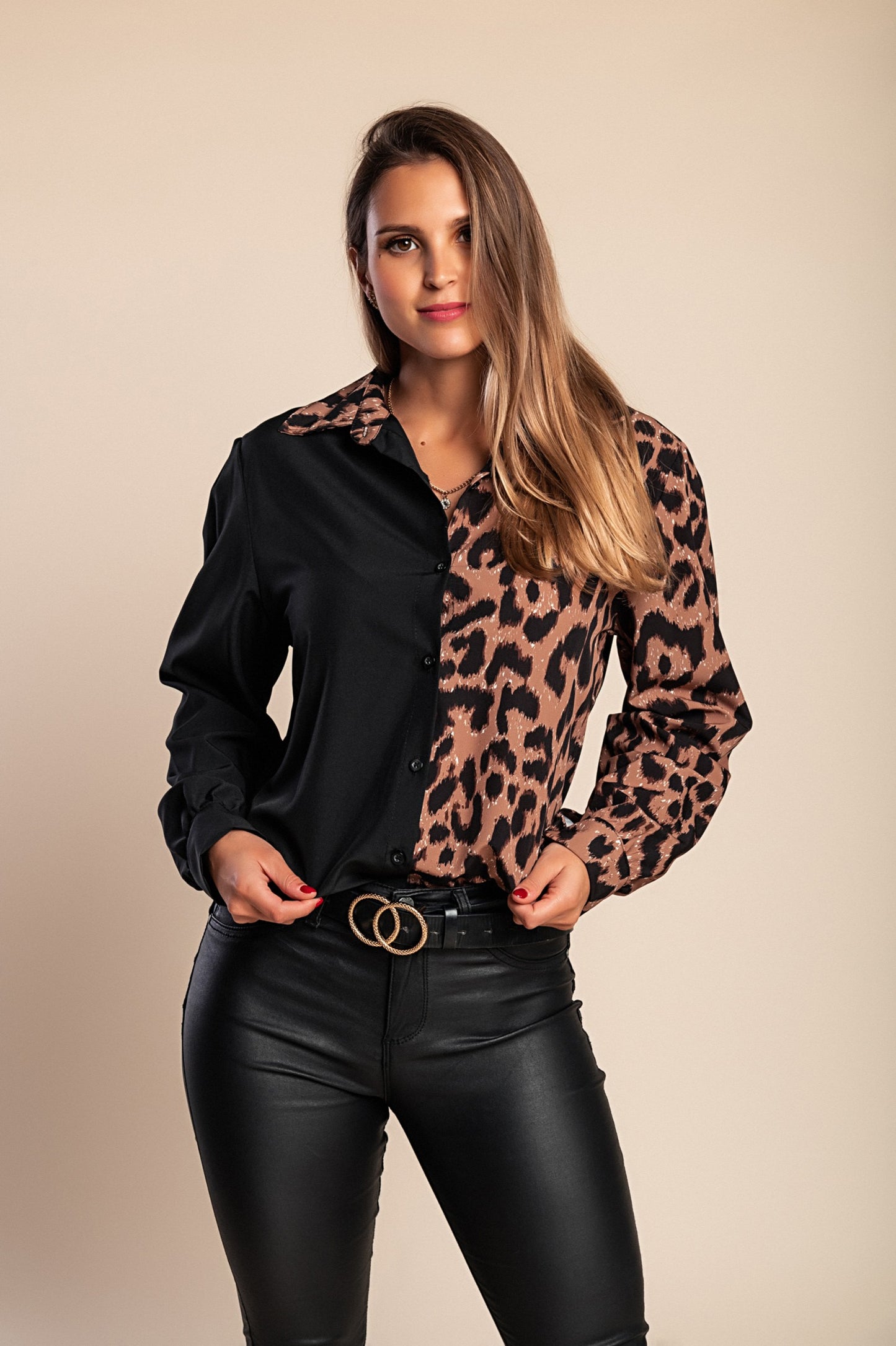 Camicia elegante con stampa leopardata, nero/leopardo