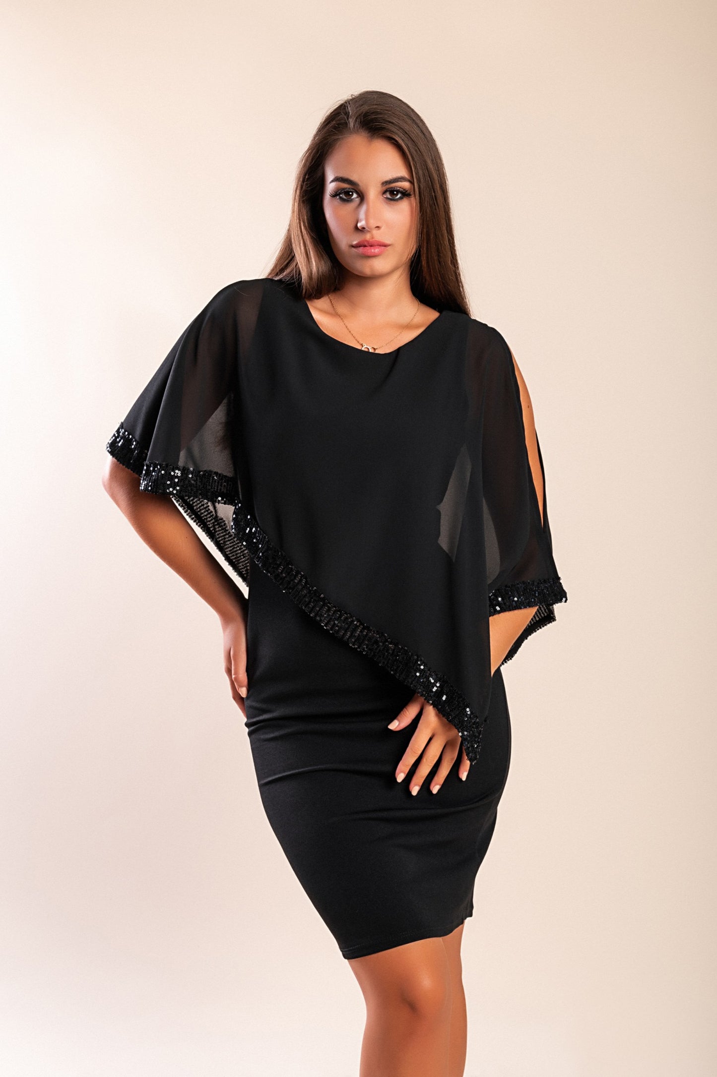 Vestito elegante con mantellina Arlet, bordo
