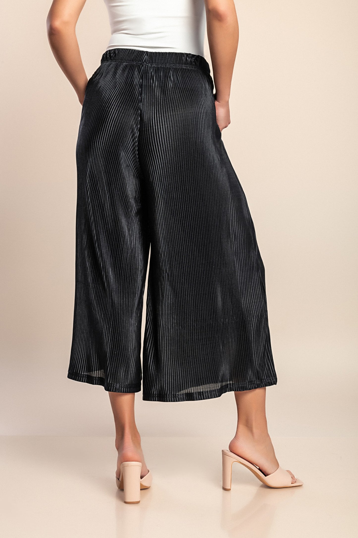 Pantaloni eleganti con pieghe, beige