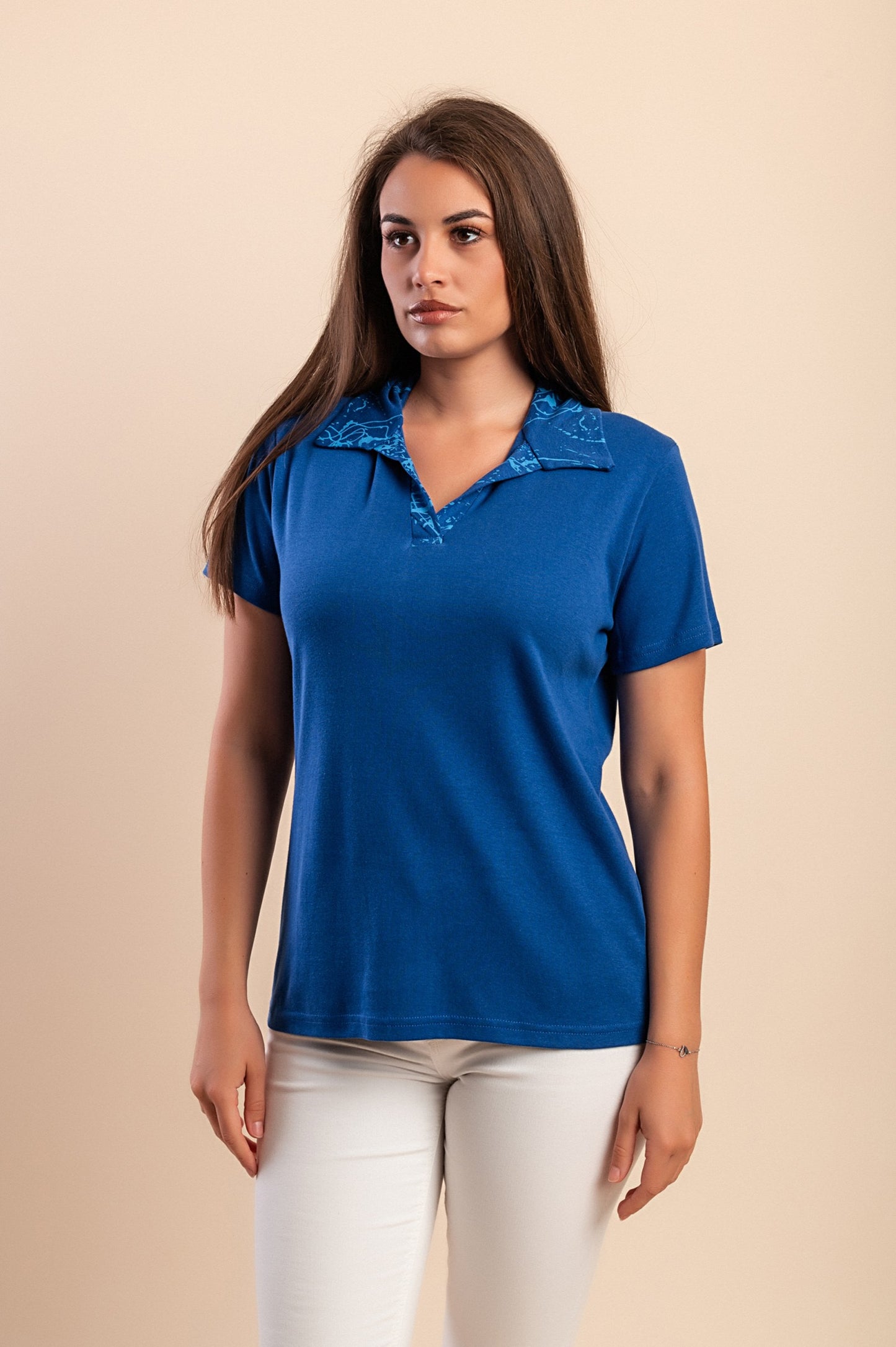 T-shirt in cotone con colletto, blu scuro