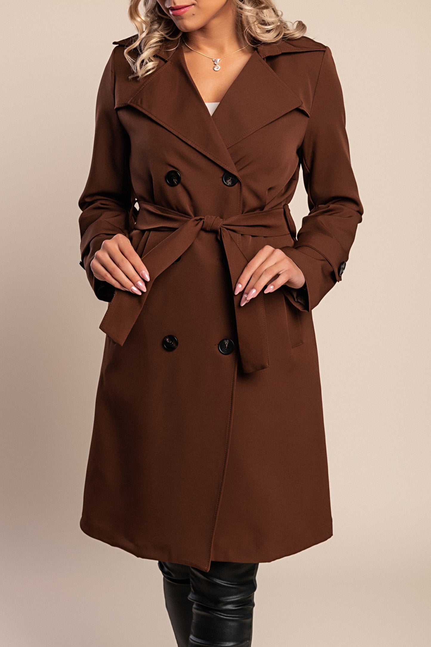 Elegante trench con bottoni, beige