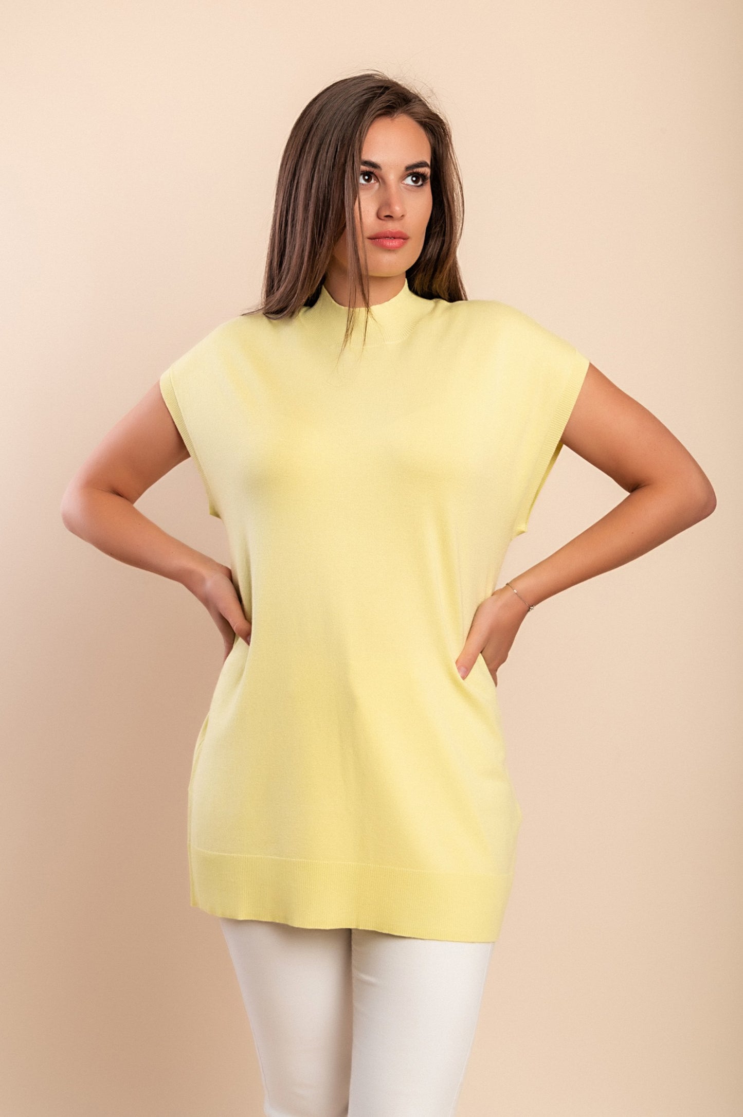 Top a collo alto, giallo