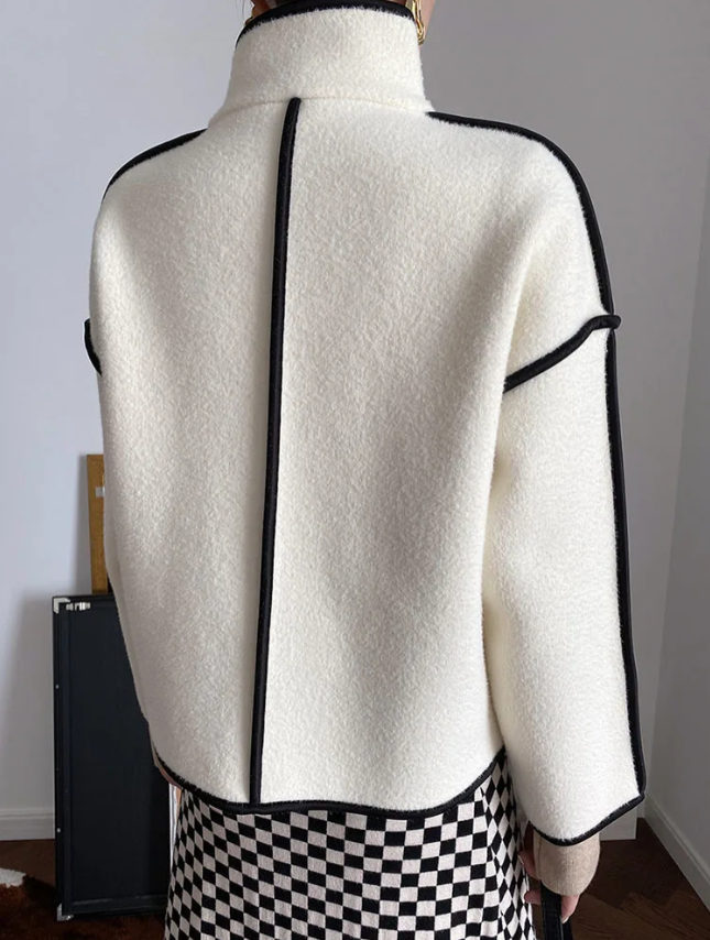 Cappotto corto elegante, bianco