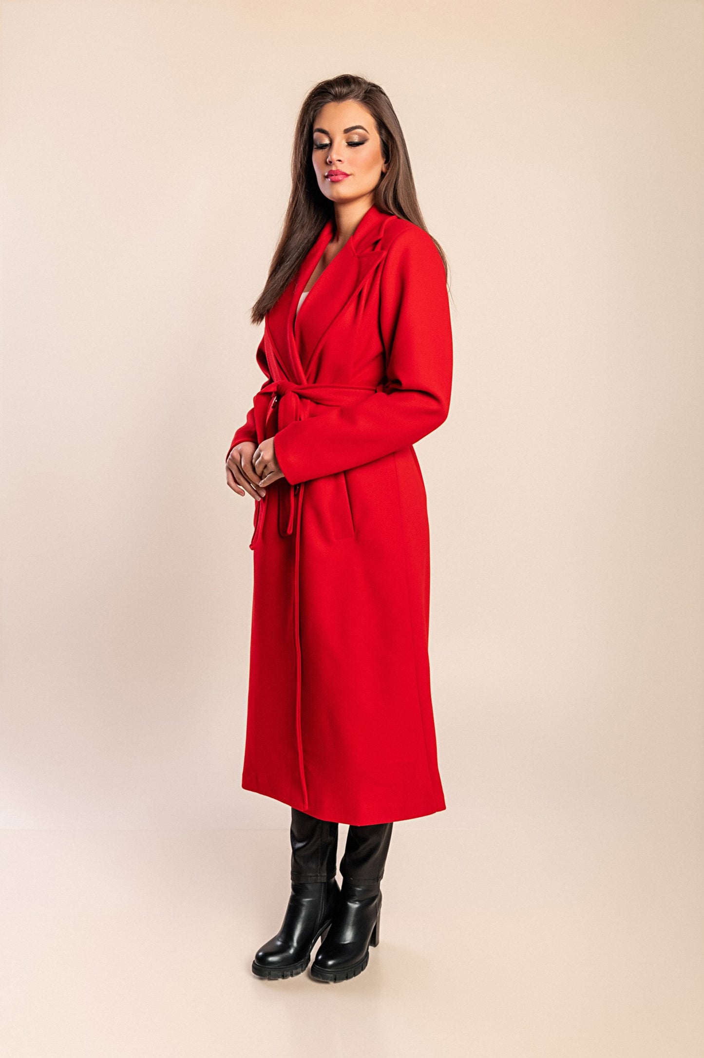 Elegante cappotto lungo con bottoni, color cammello