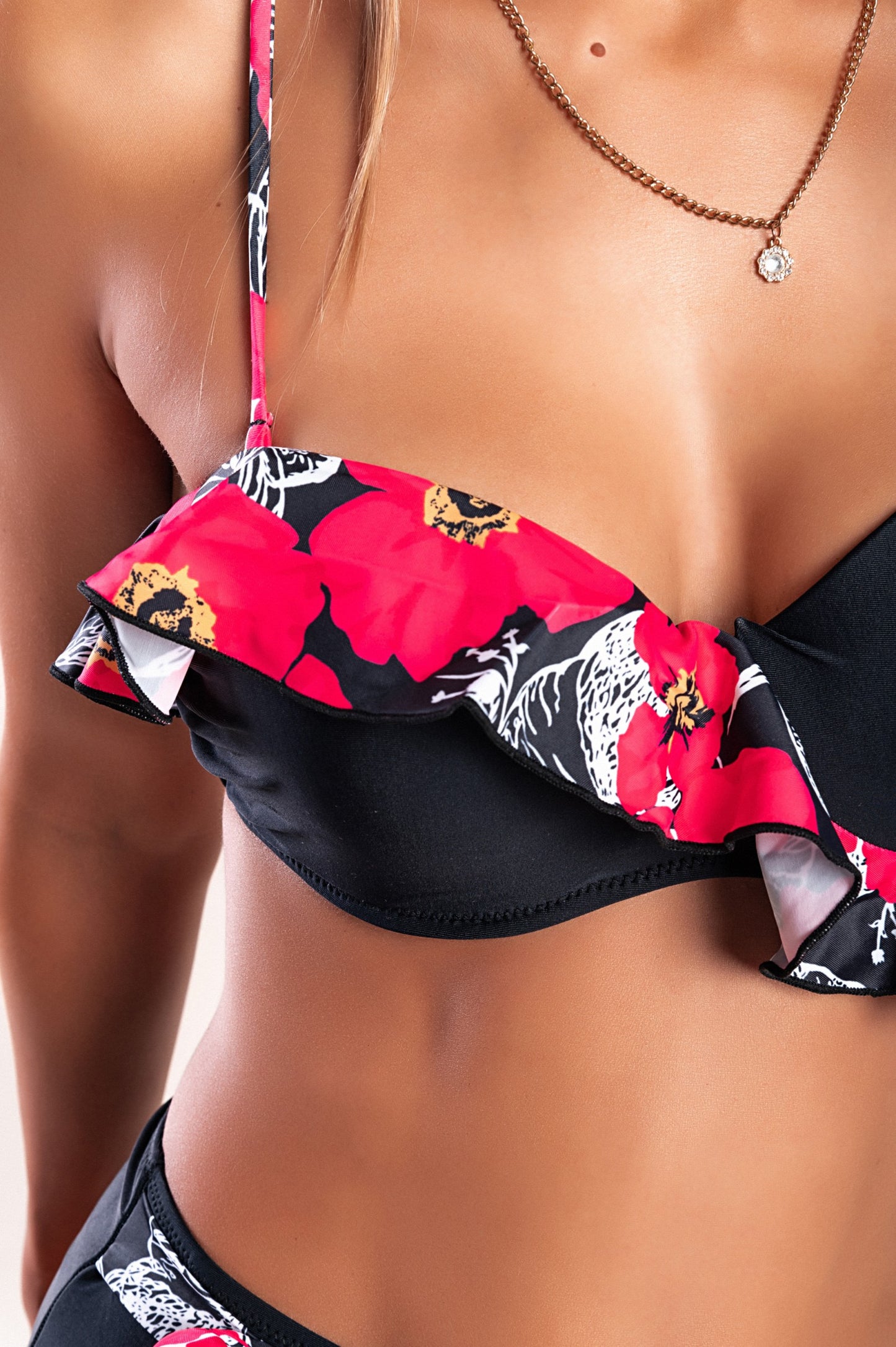 Costume due pezzi con stampa floreale, nero