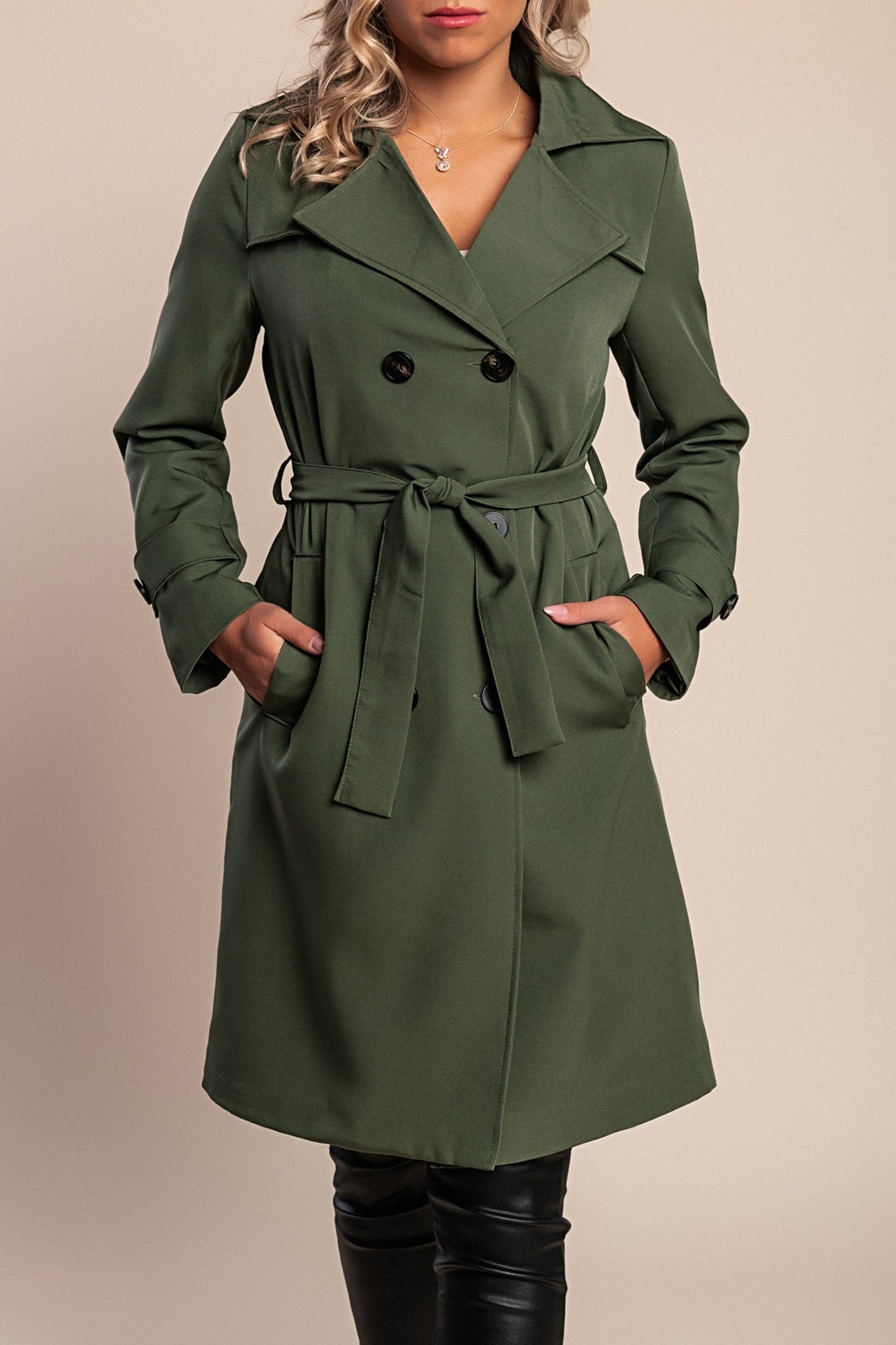 Elegante trench con bottoni, beige
