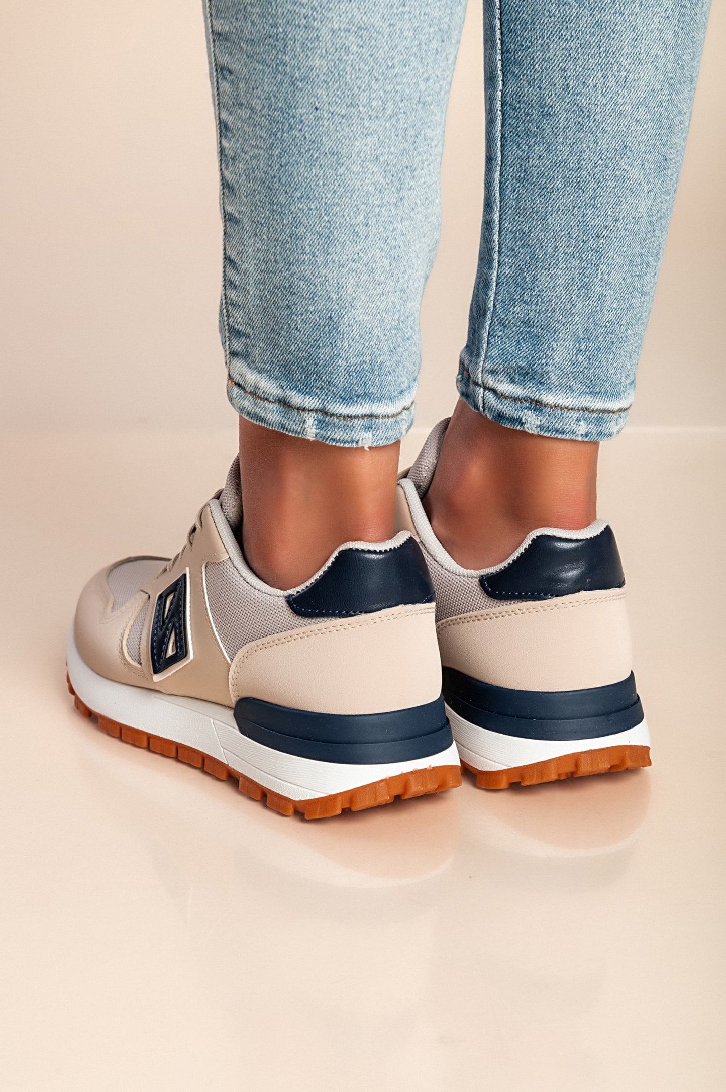 Sneakers alla moda, colore nero