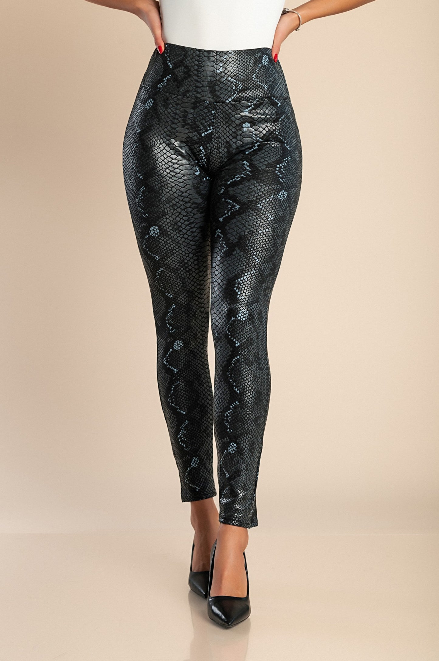 Leggings alla moda con stampa pelle di serpente, neri