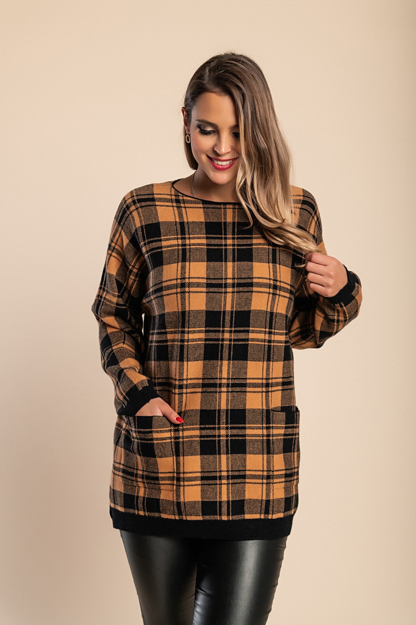 Maglia morbida con stampa scozzese, bianca e nera