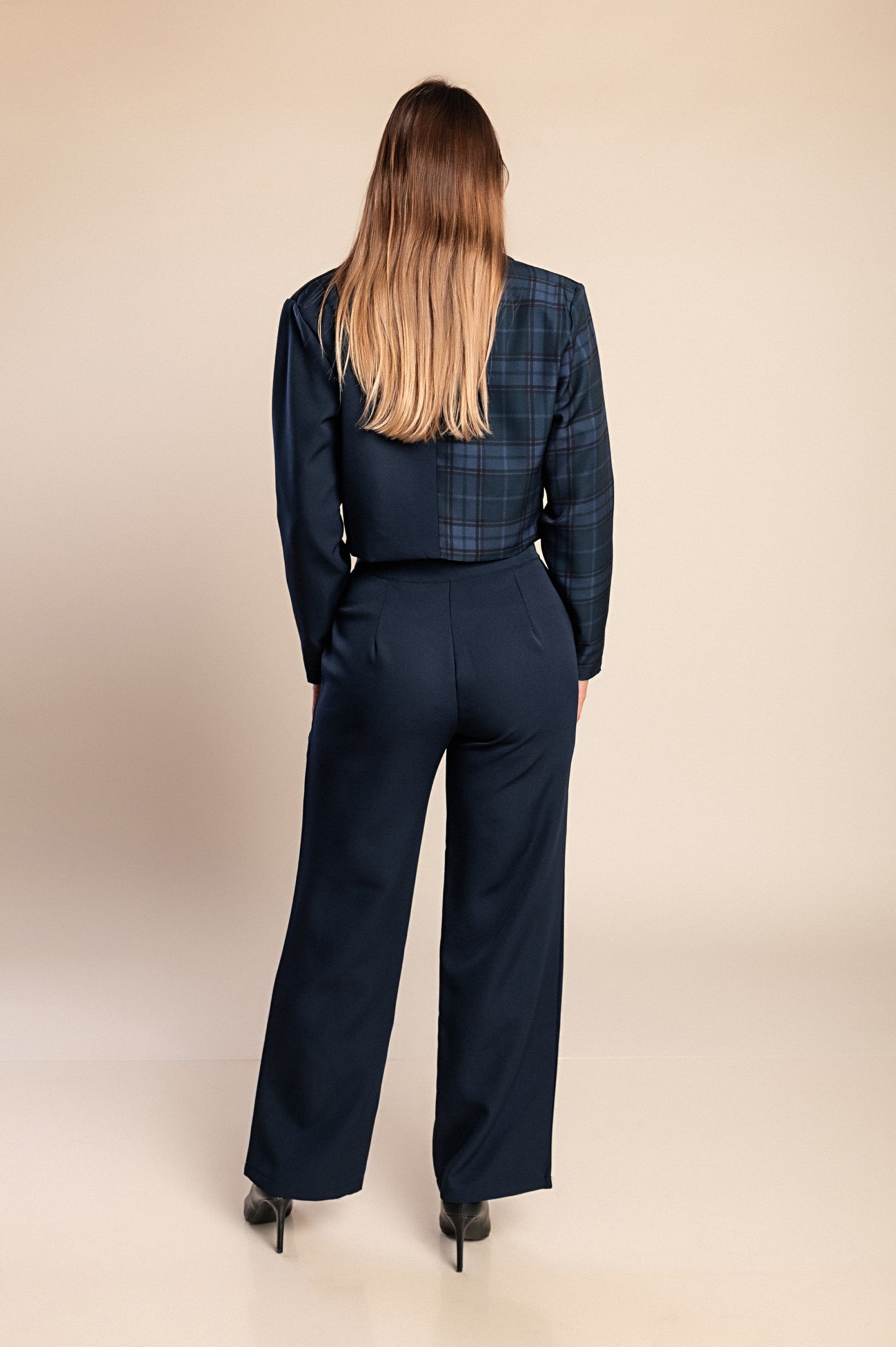 Elegante completo blazer e pantaloni con stampa a quadri, cammello