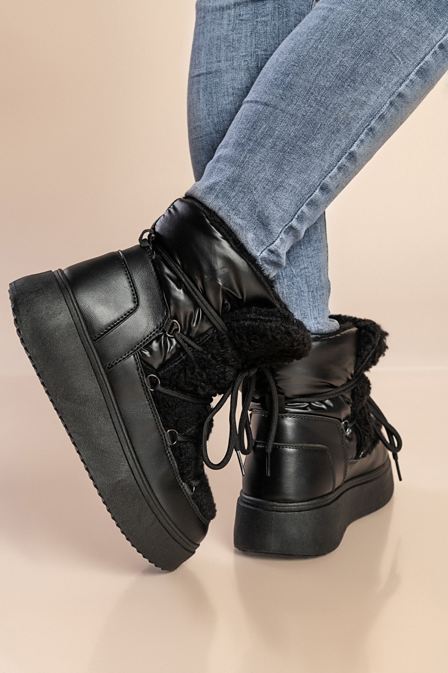 Stivaletti con pelliccia sintetica, 70010, nero