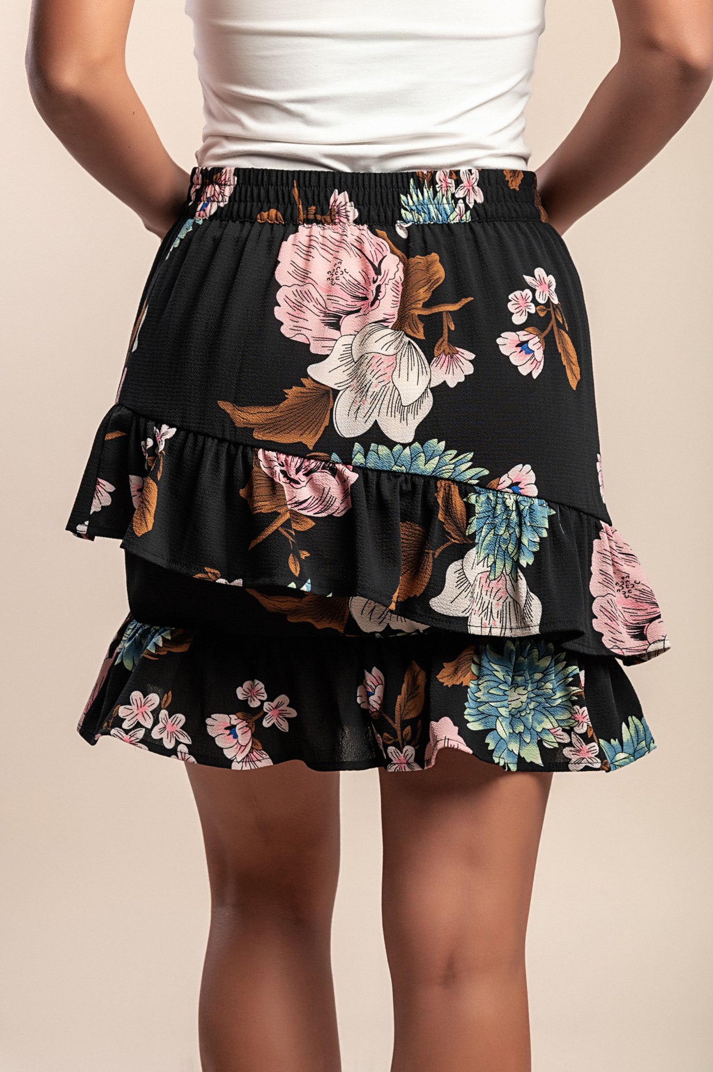 Minigonna con stampa floreale, nera