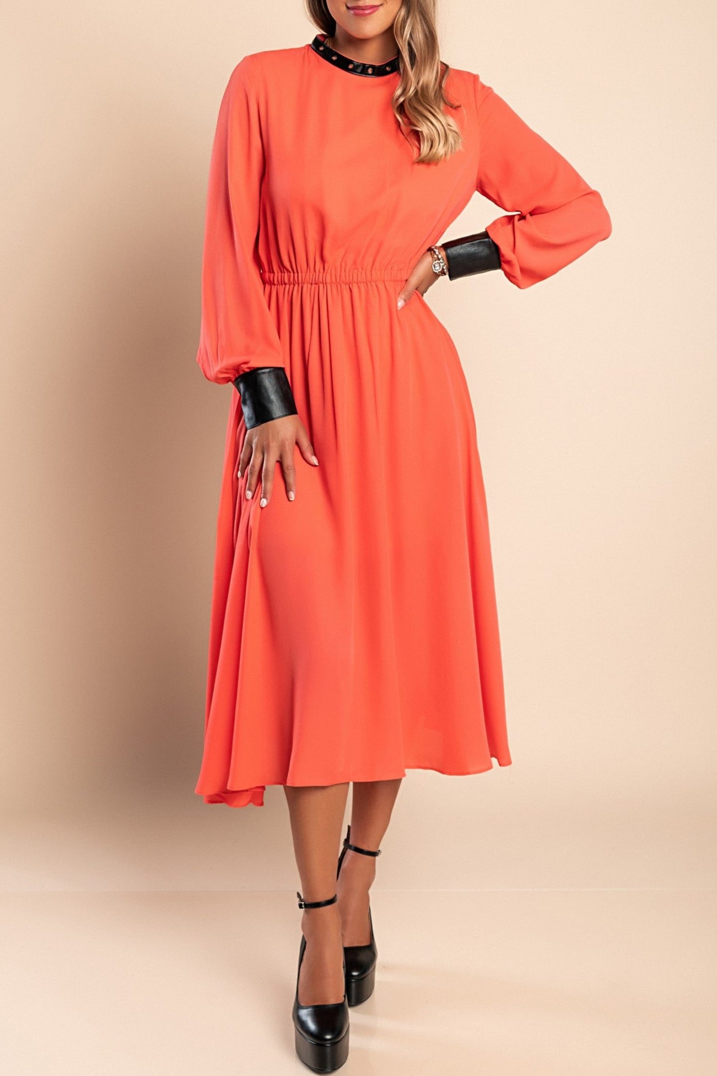 Dettagli in ecopelle Abito midi elegante Plana, Rosa