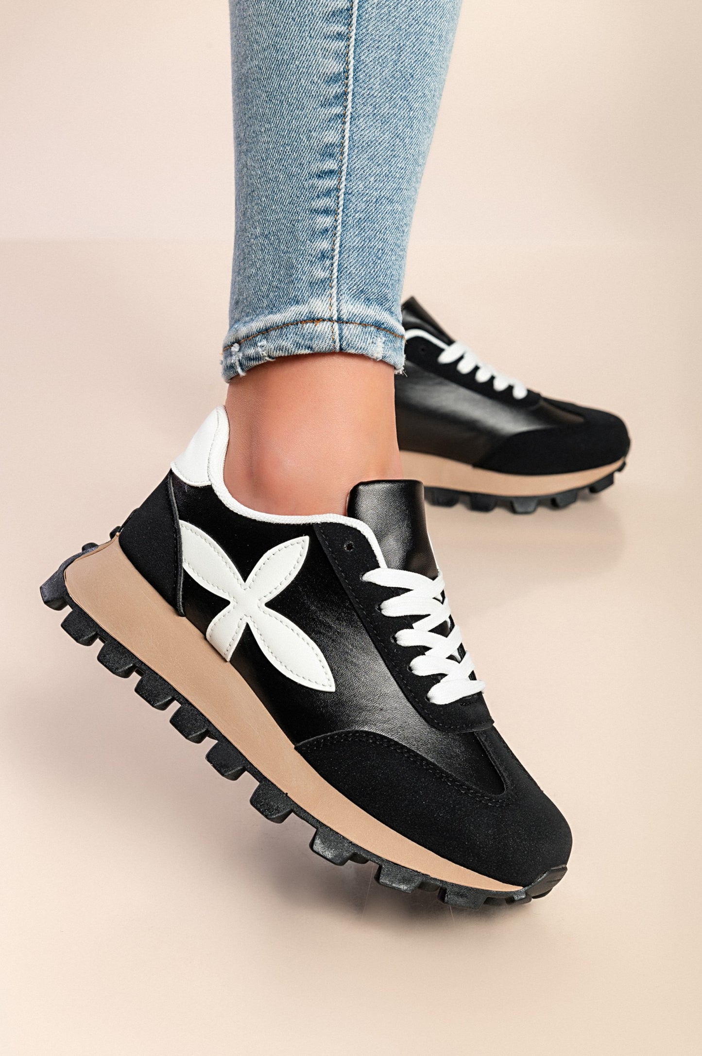 Sneakers alla moda, colore nero