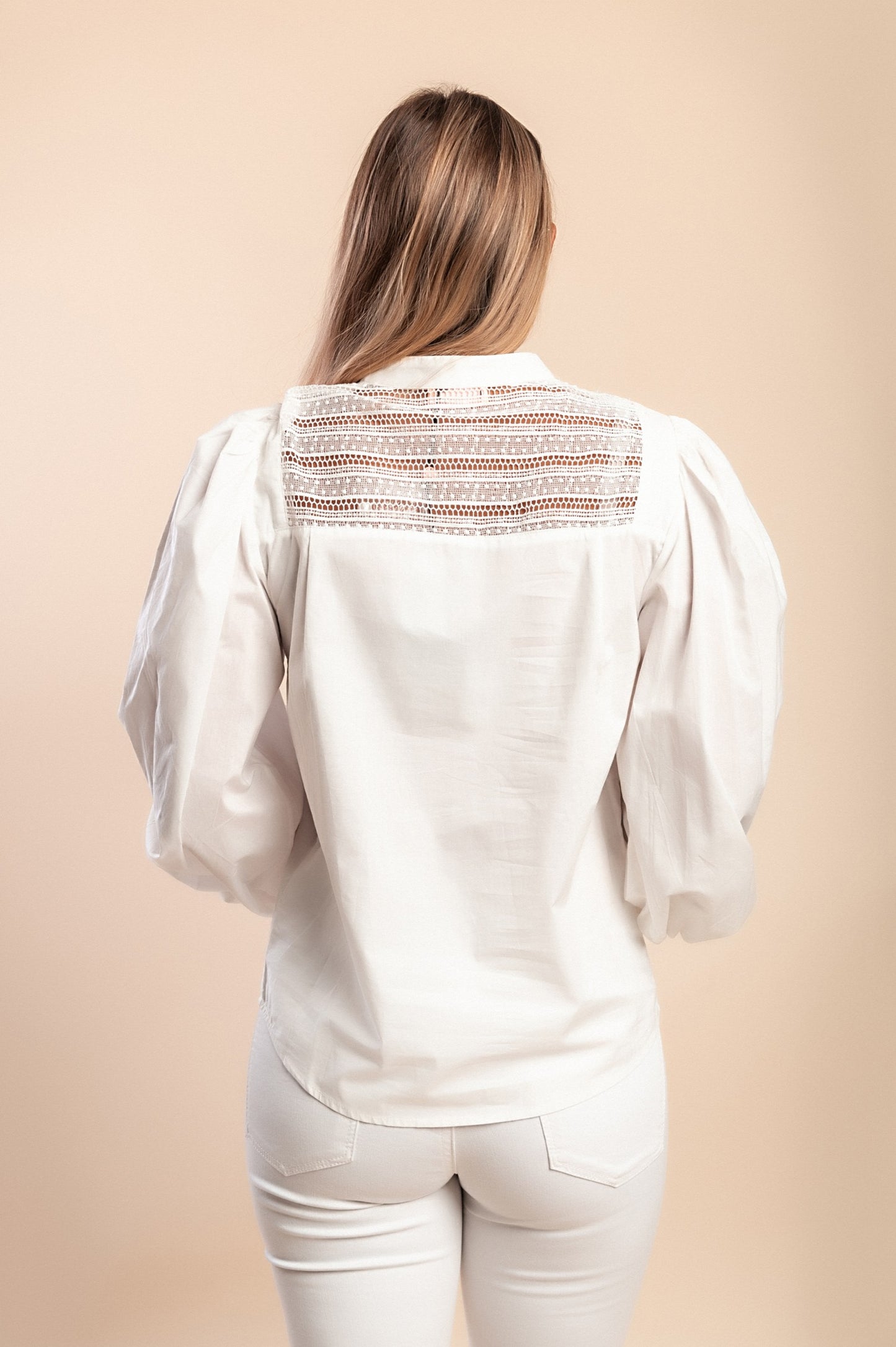 Camicia in cotone con pizzo, bianca