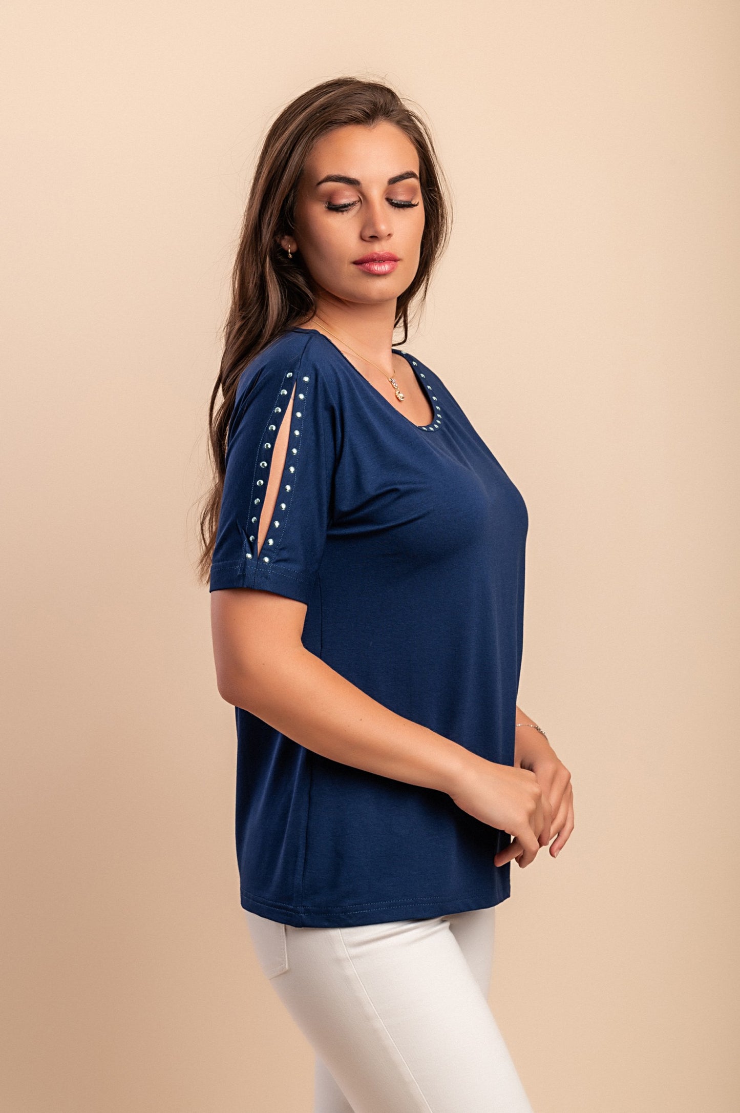 Maglietta con rivetti decorativi, nera