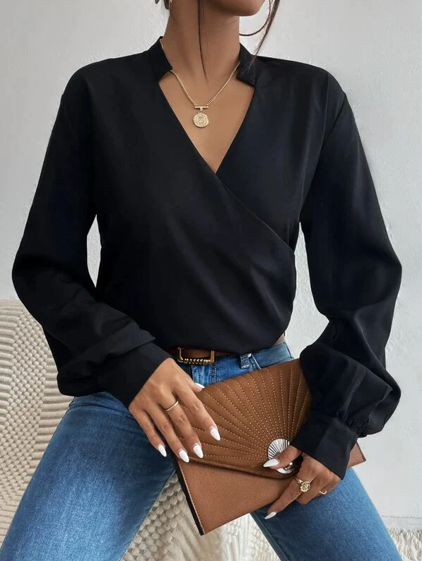 Camicia elegante scollo a V incrociato Belucca, nera