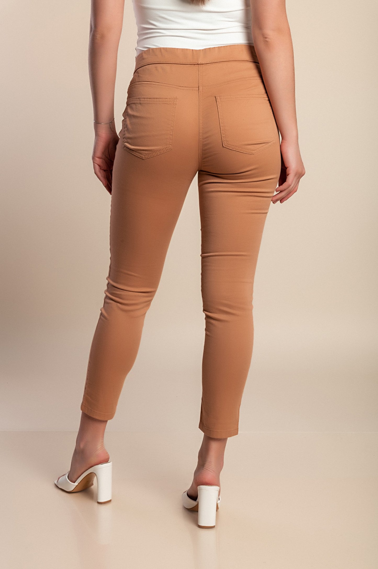 Pantaloni attillati in cotone taglie forti, cammello